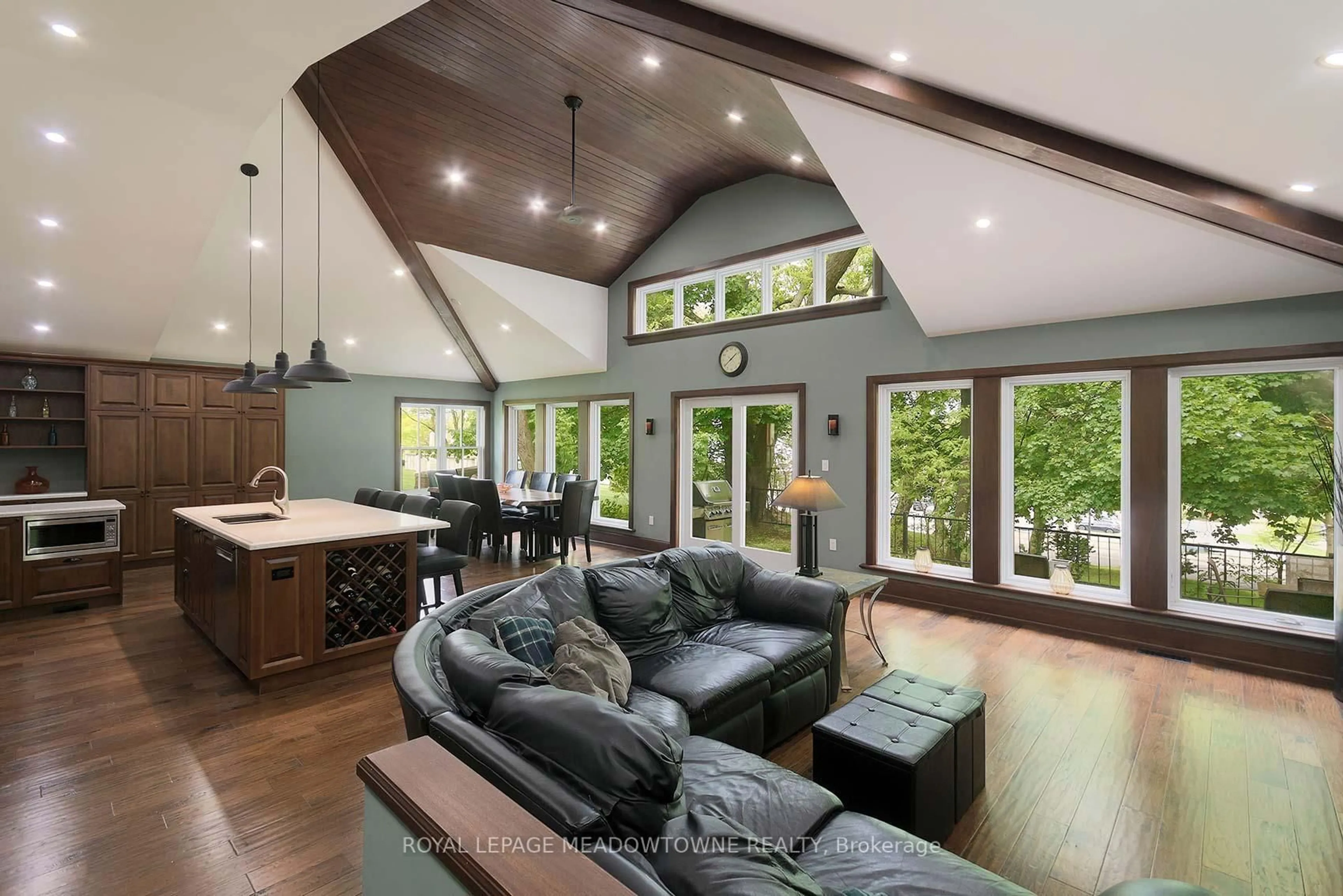 Open concept kitchen, unknown for 307 Queen St, Mississauga Ontario L5M 1L9