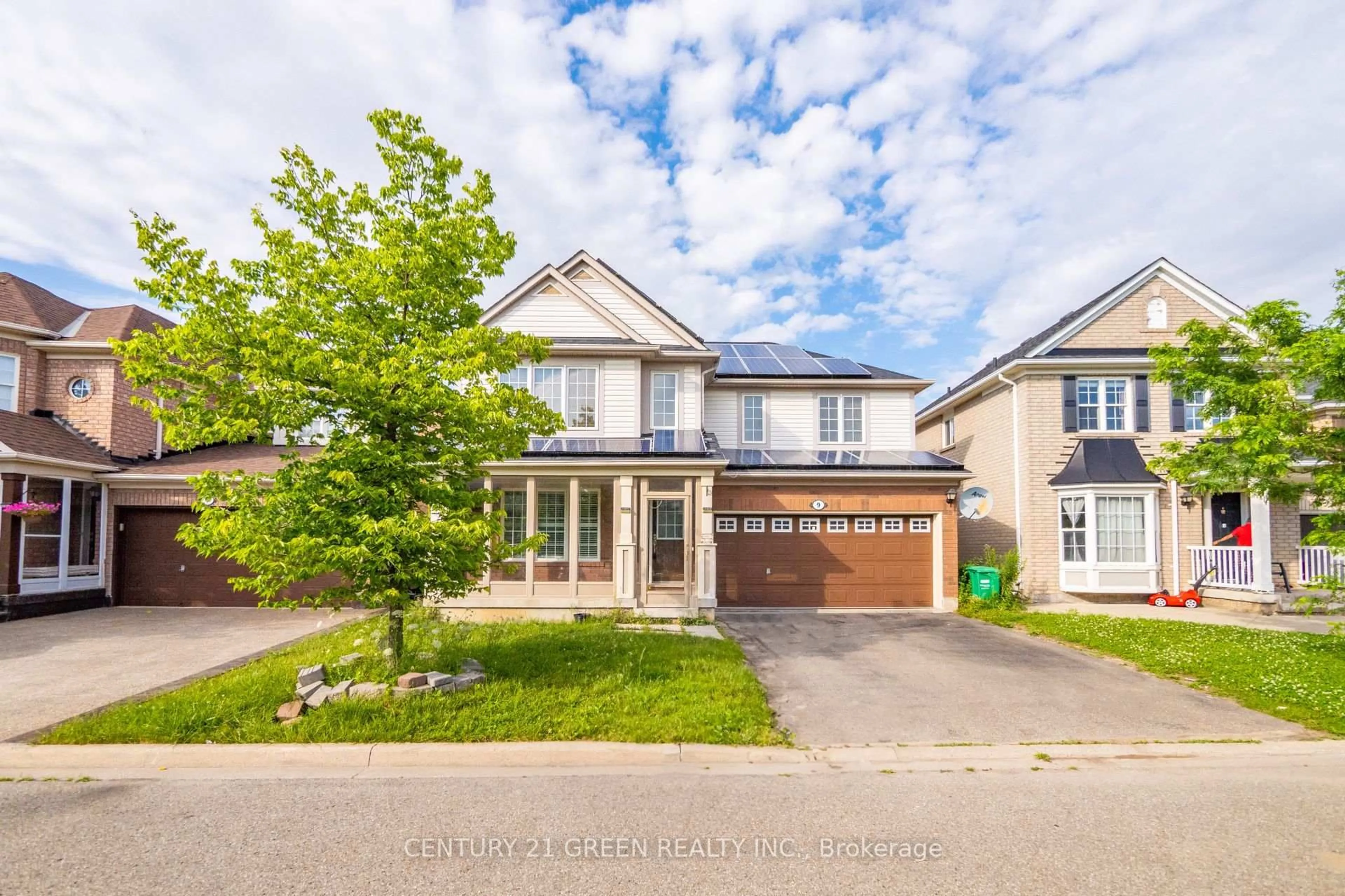 A pic from outside/outdoor area/front of a property/back of a property/a pic from drone, street for 9 Mortimer Dr, Brampton Ontario L7A 3N1