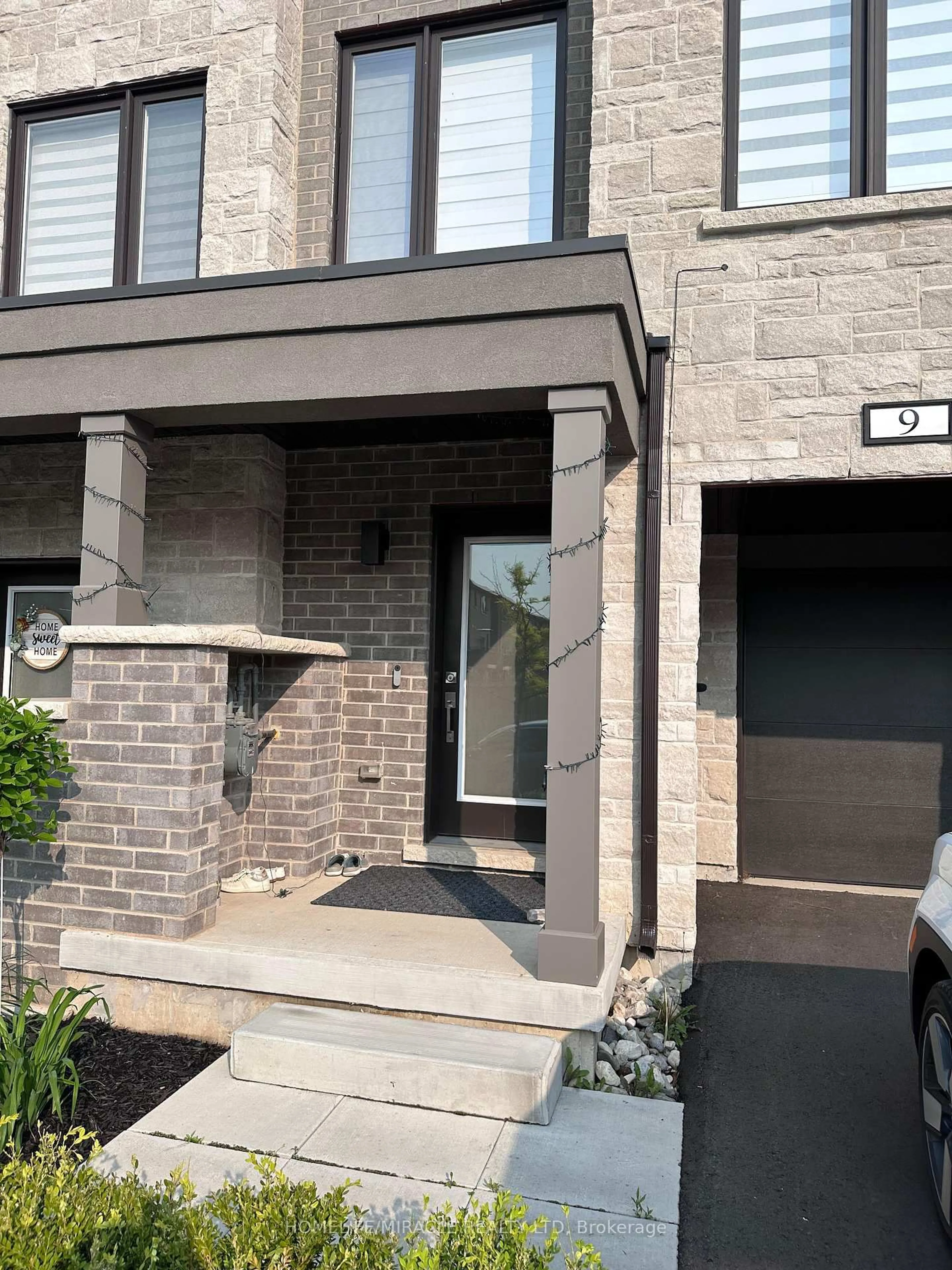 Home with brick exterior material, street for 9 Briar Crt, Halton Hills Ontario L7G 0P5