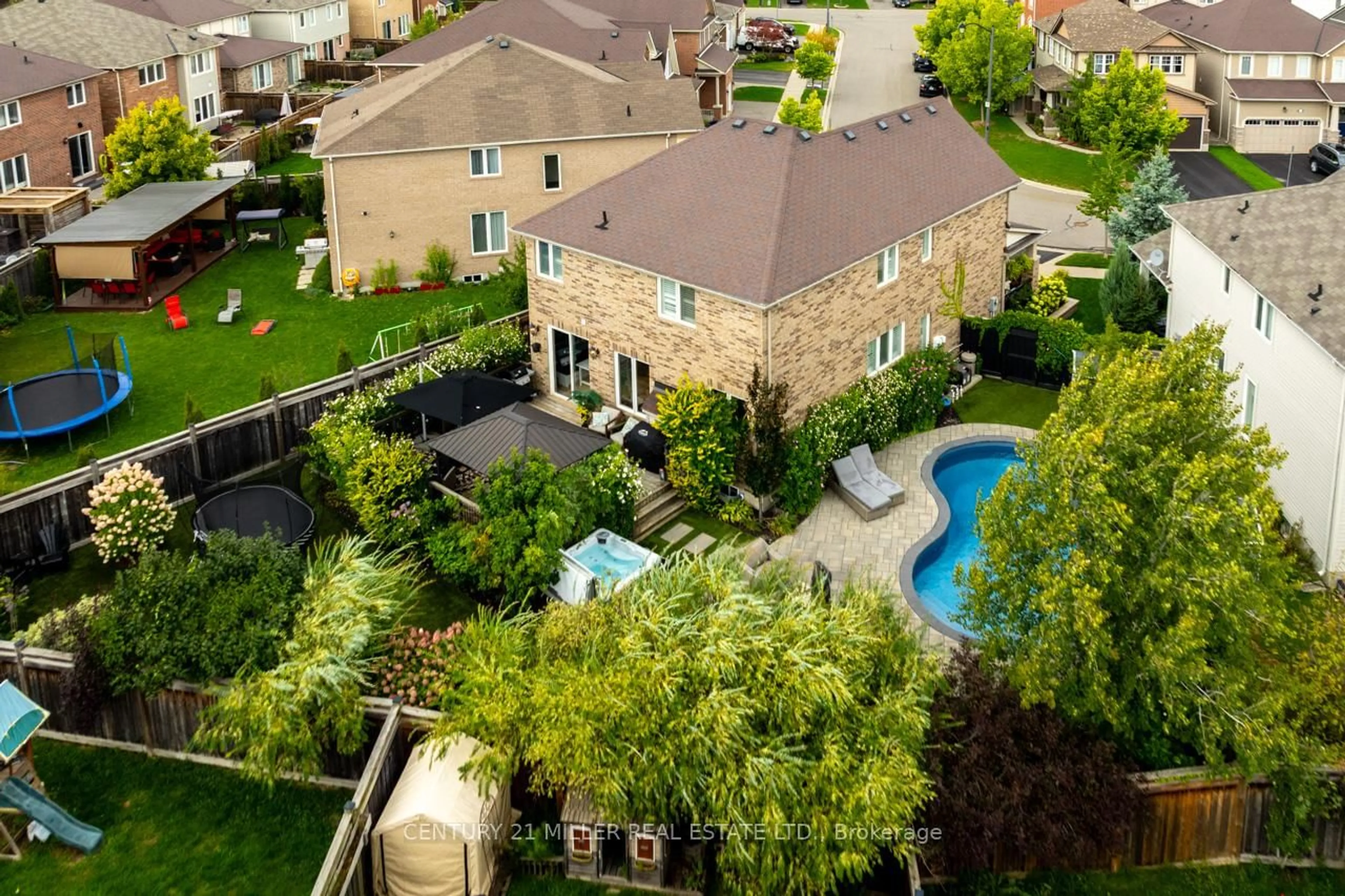 A pic from outside/outdoor area/front of a property/back of a property/a pic from drone, city buildings view from balcony for 444 Carbert Cres, Milton Ontario L9T 8H8