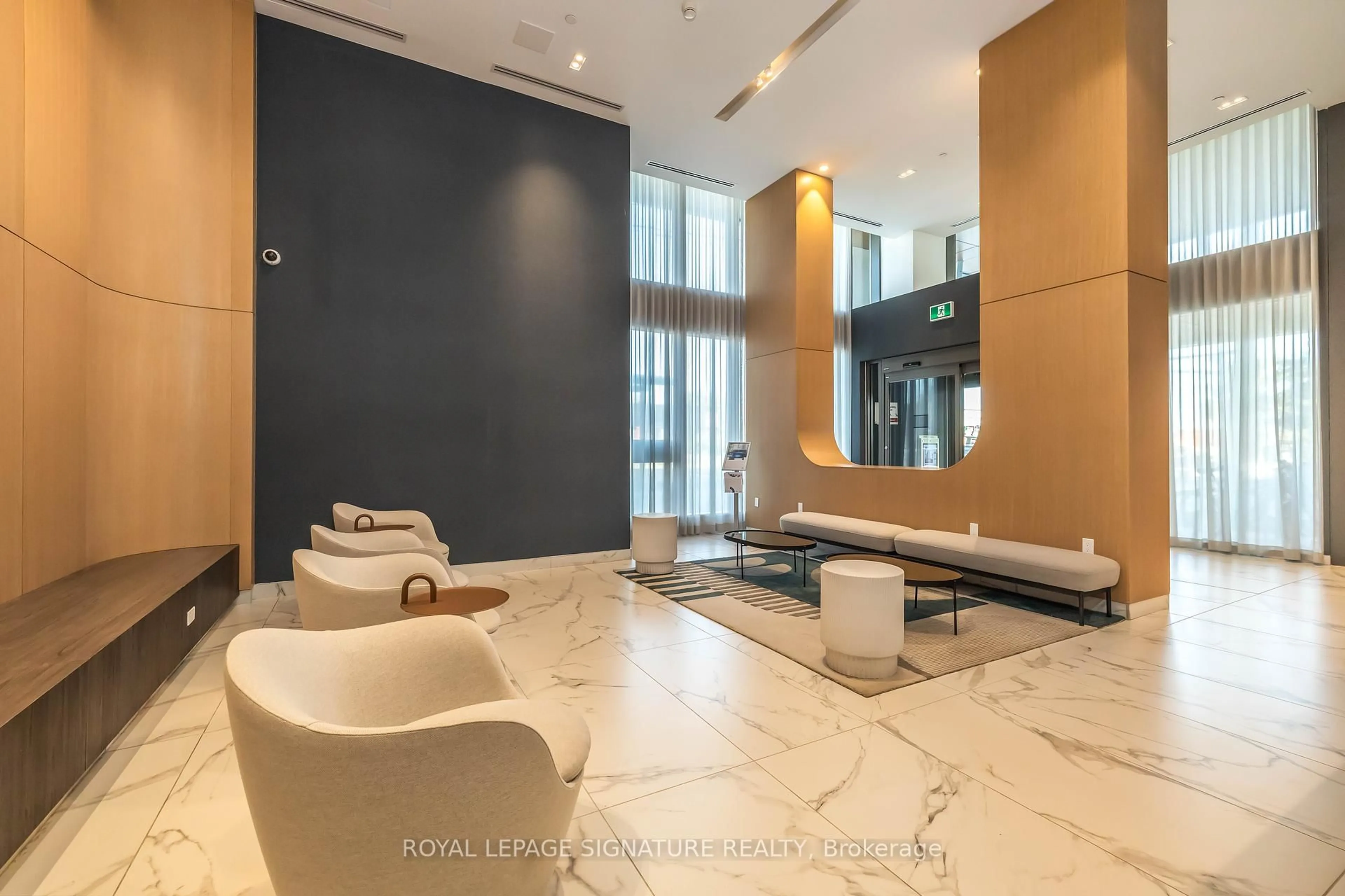 Indoor foyer for 1195 The Queensway #606, Toronto Ontario M8Z 1R6