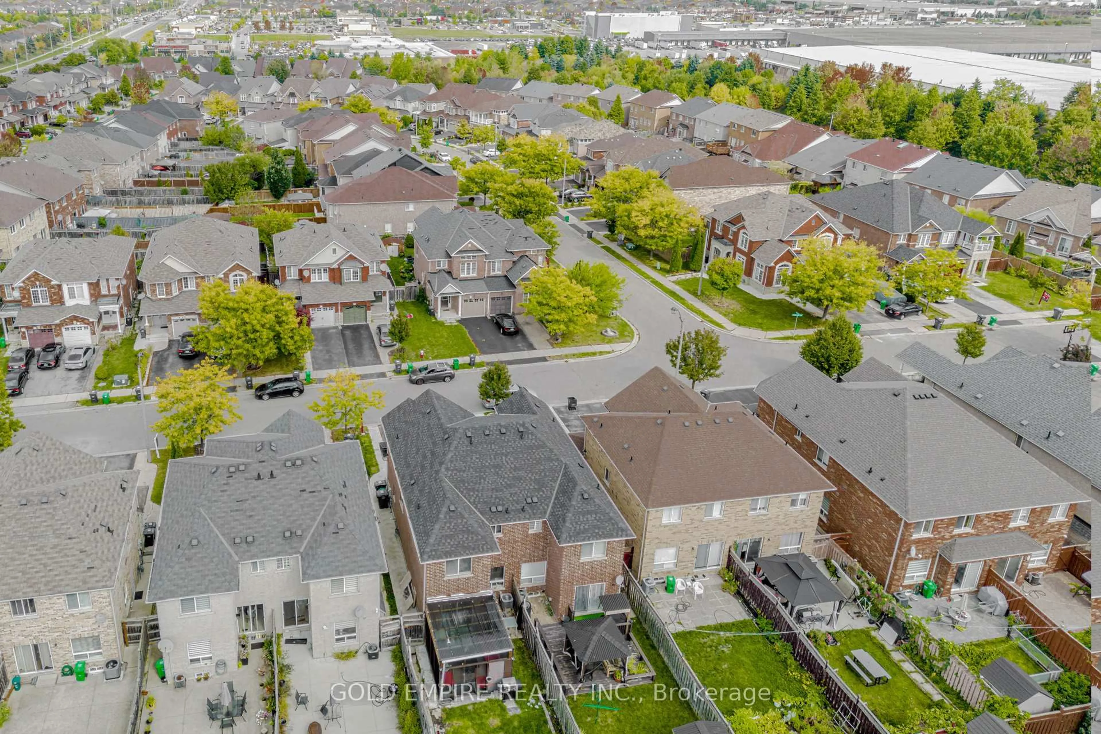 A pic from outside/outdoor area/front of a property/back of a property/a pic from drone, street for 22 Cherryplum Way, Brampton Ontario L6S 6J4