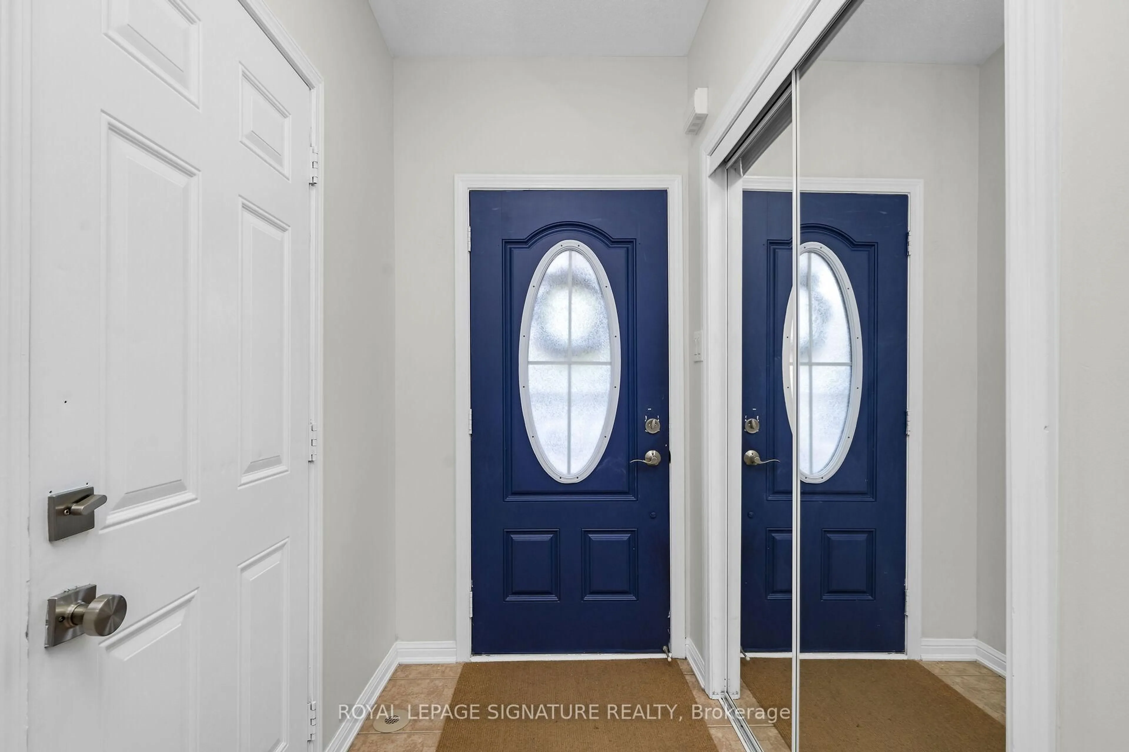 Indoor entryway for 773 Johnson Hts, Milton Ontario L9T 0J7