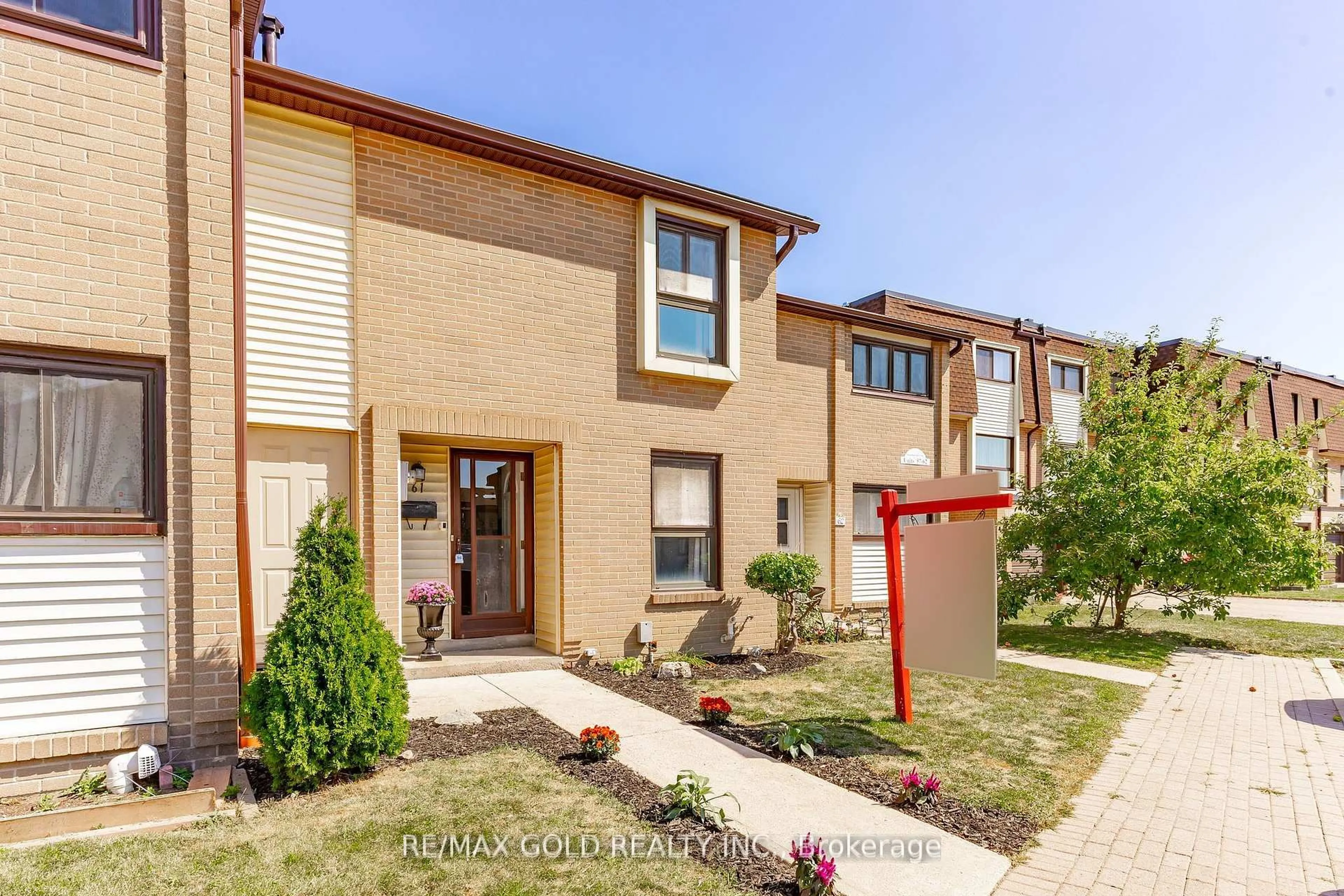 A pic from outside/outdoor area/front of a property/back of a property/a pic from drone, street for 46 Dearbourne Blvd #61, Brampton Ontario L6T 1J7