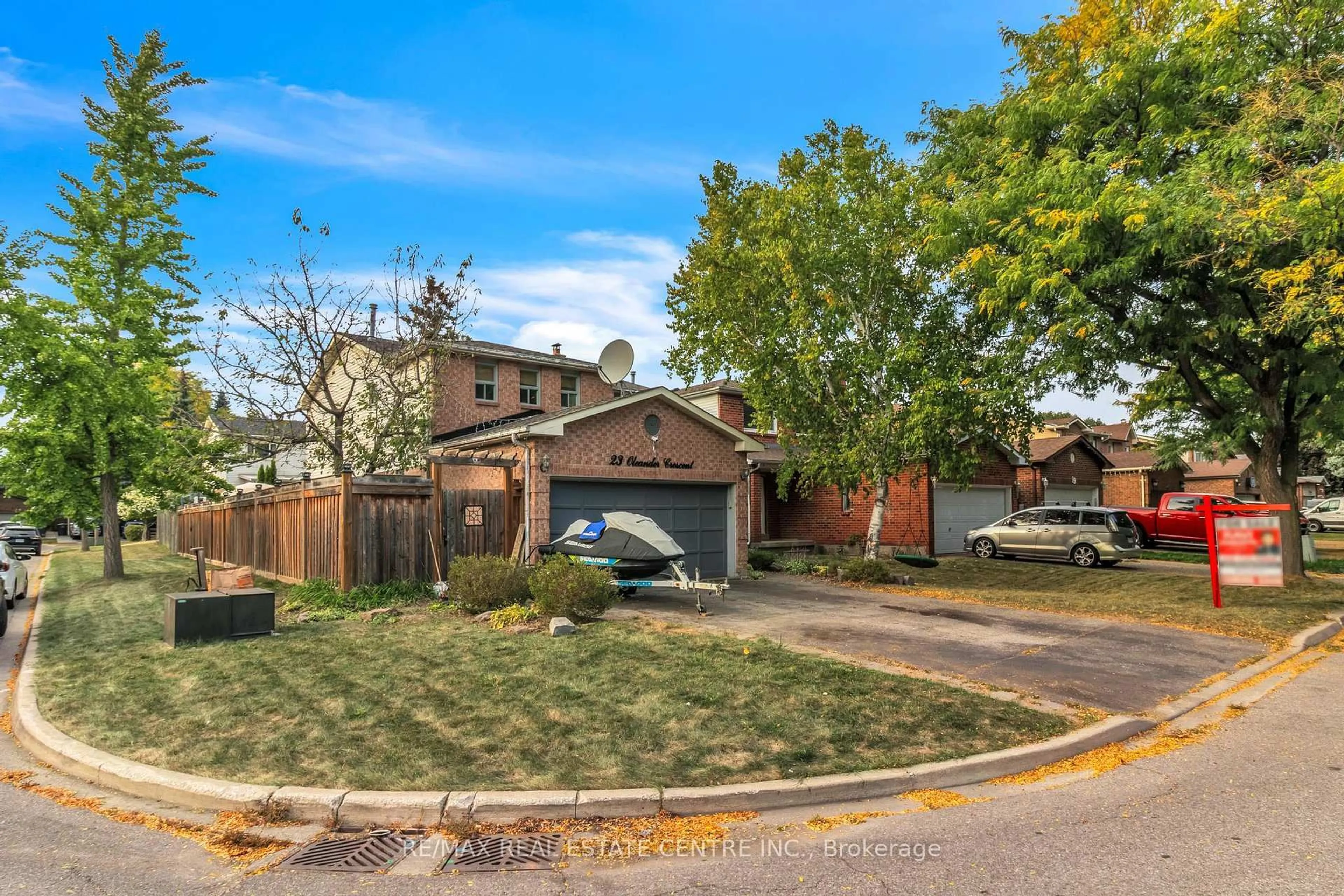 Home with brick exterior material, street for 23 Oleander Cres, Brampton Ontario L6Z 2C1