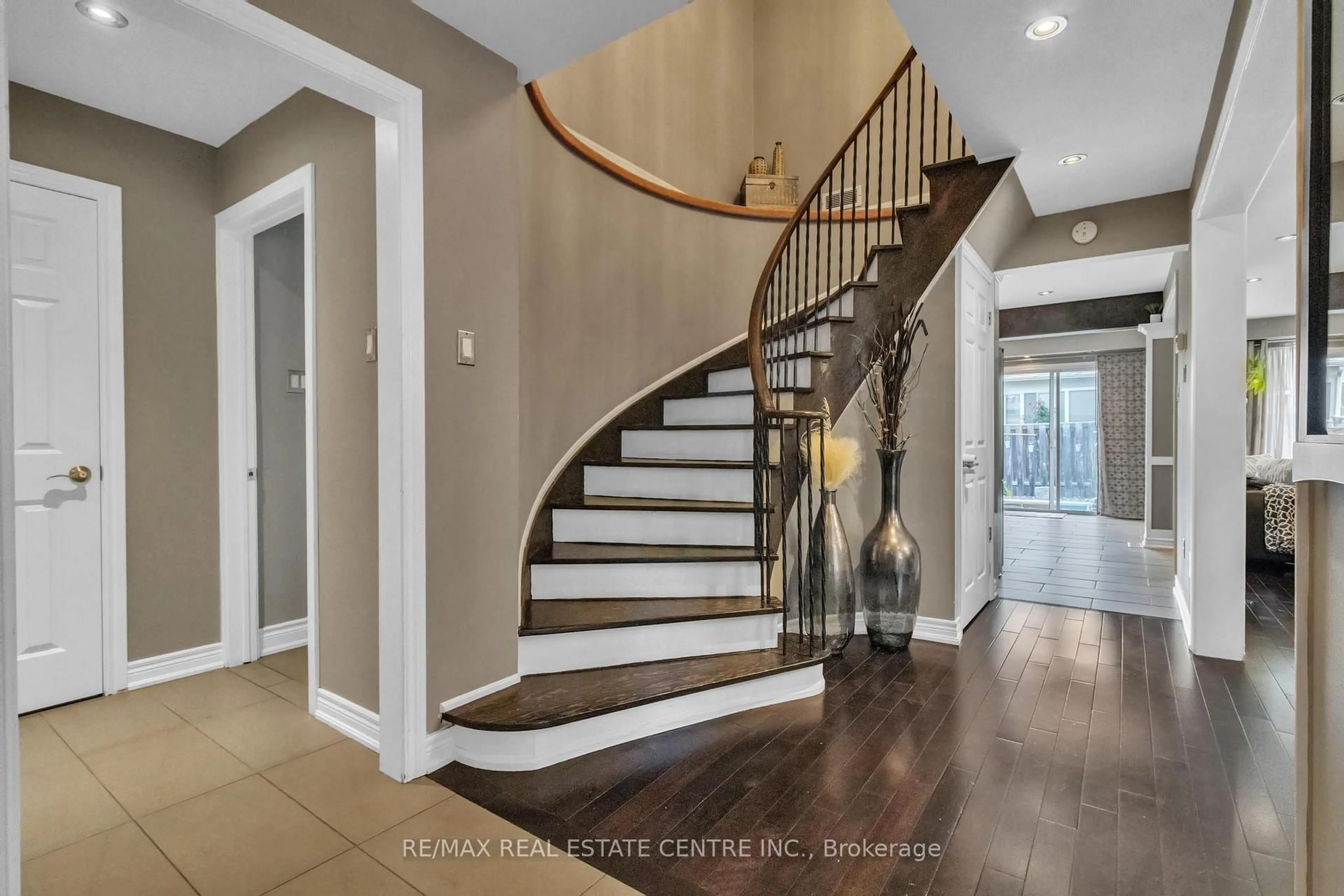 Unknown for 23 Oleander Cres, Brampton Ontario L6Z 2C1