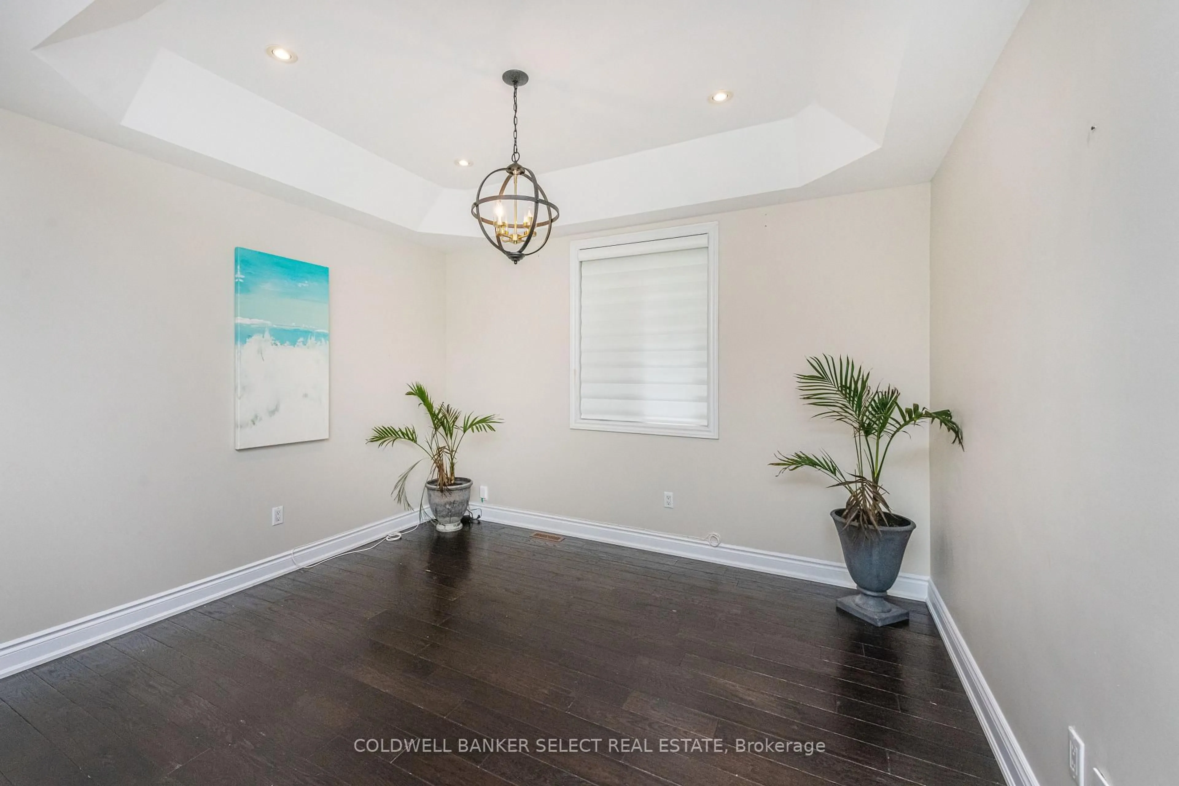 Indoor entryway for 2 Putney Rd, Caledon Ontario L7C 1R4
