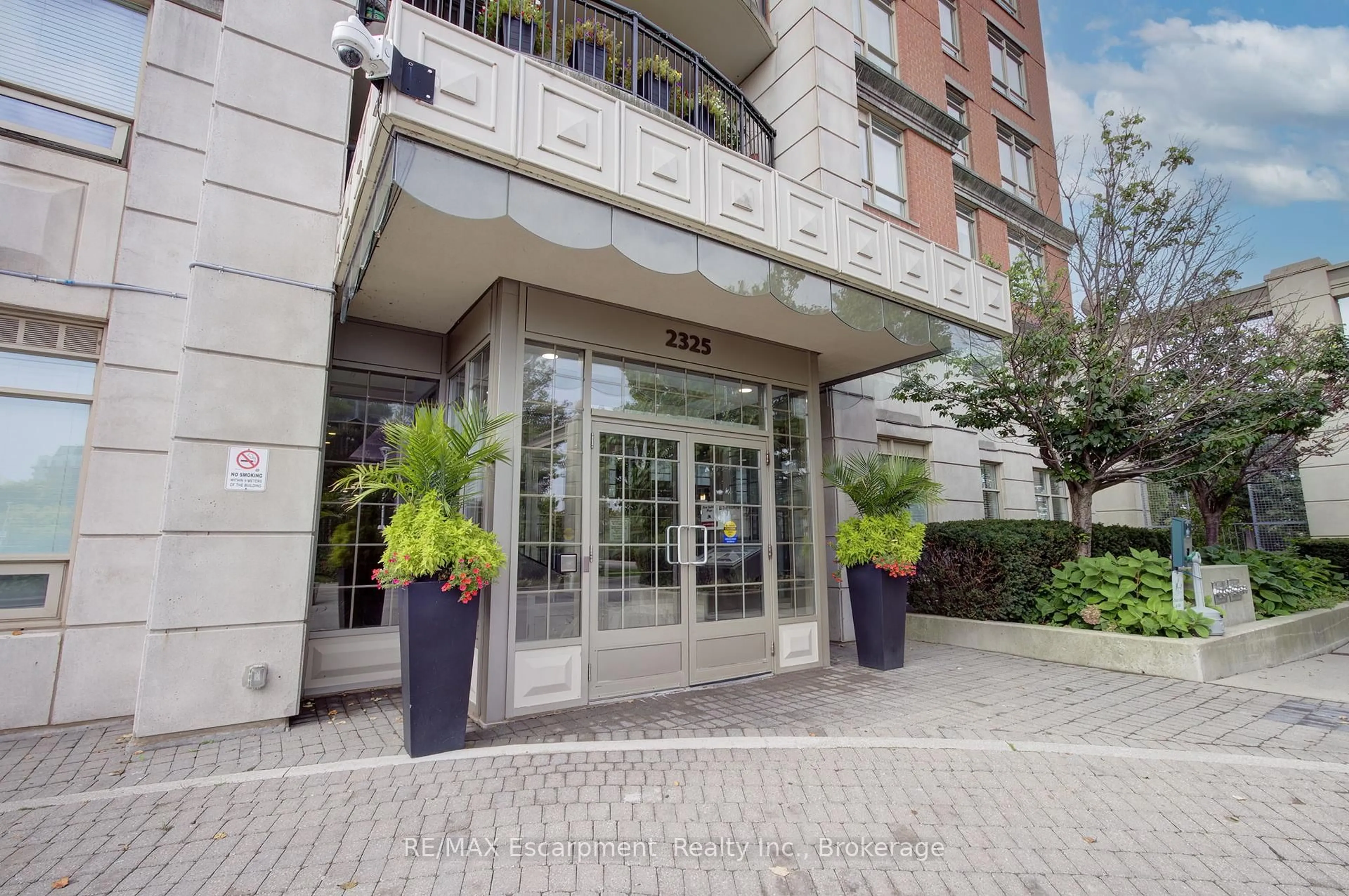 Unknown for 2325 Central Park Dr #311, Oakville Ontario L6H 0E2