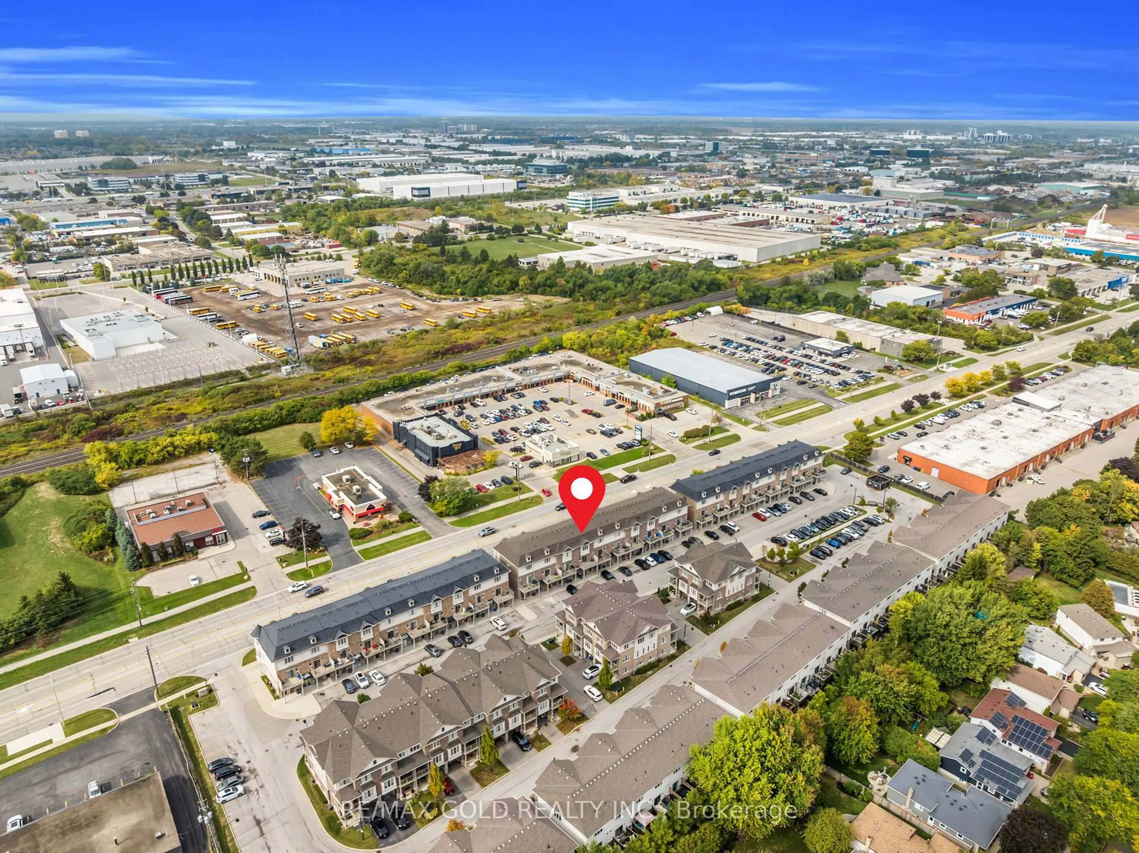 A pic from outside/outdoor area/front of a property/back of a property/a pic from drone, street for 4145 Palermo Common #27, Burlington Ontario L7L 0G7