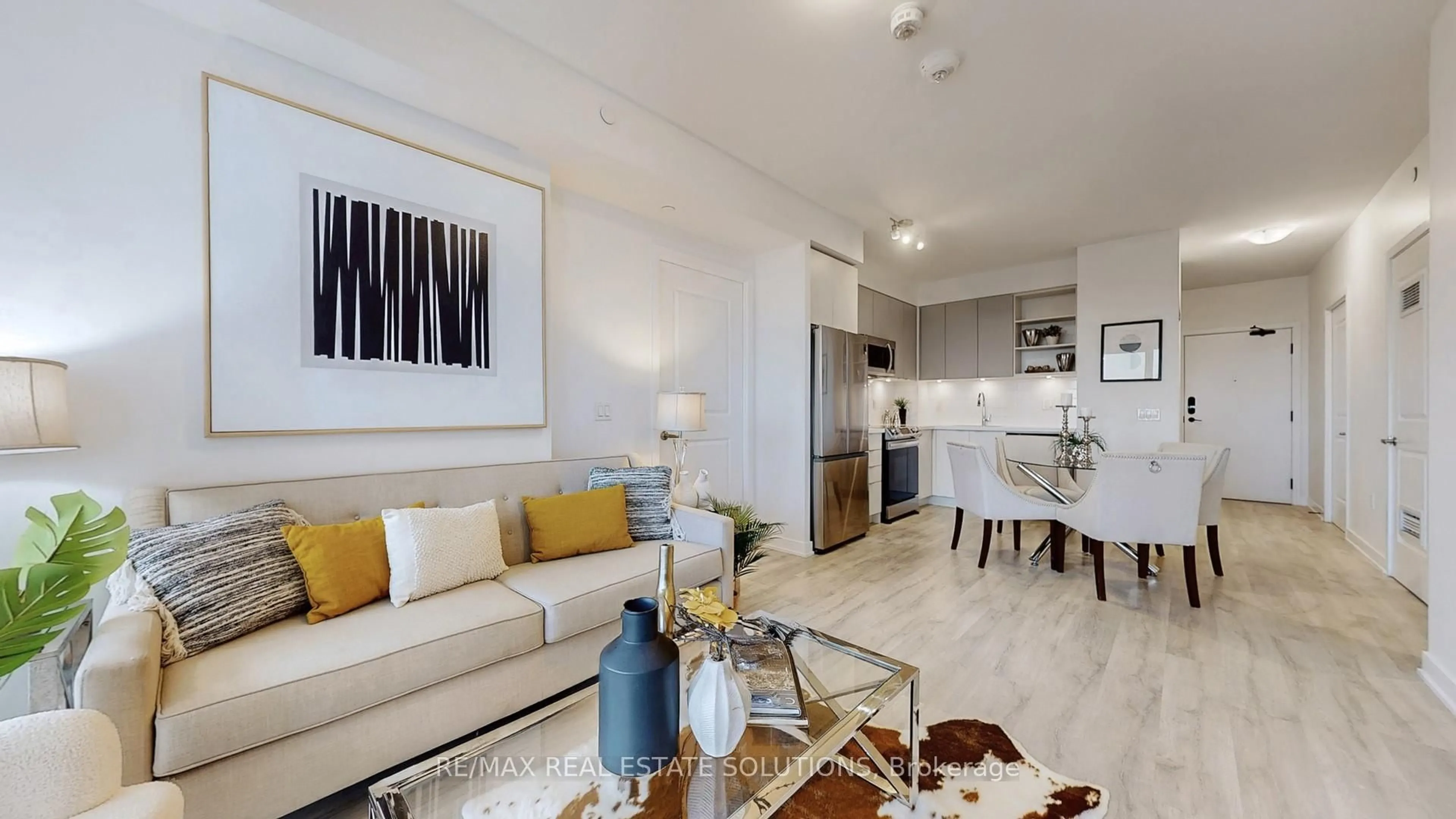 Living room with furniture, unknown for 4655 Metcalfe Ave #506, Mississauga Ontario L5M 0Z7