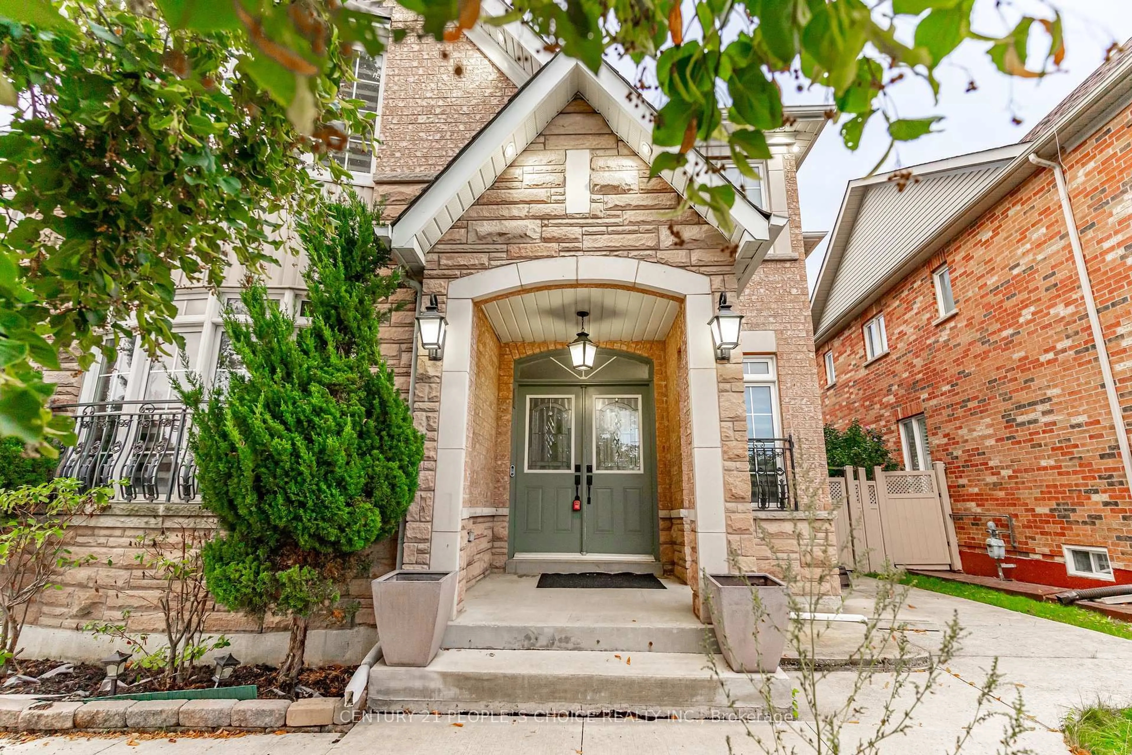 Home with brick exterior material, street for 39 Huntspoint Dr, Brampton Ontario L6P 2E9