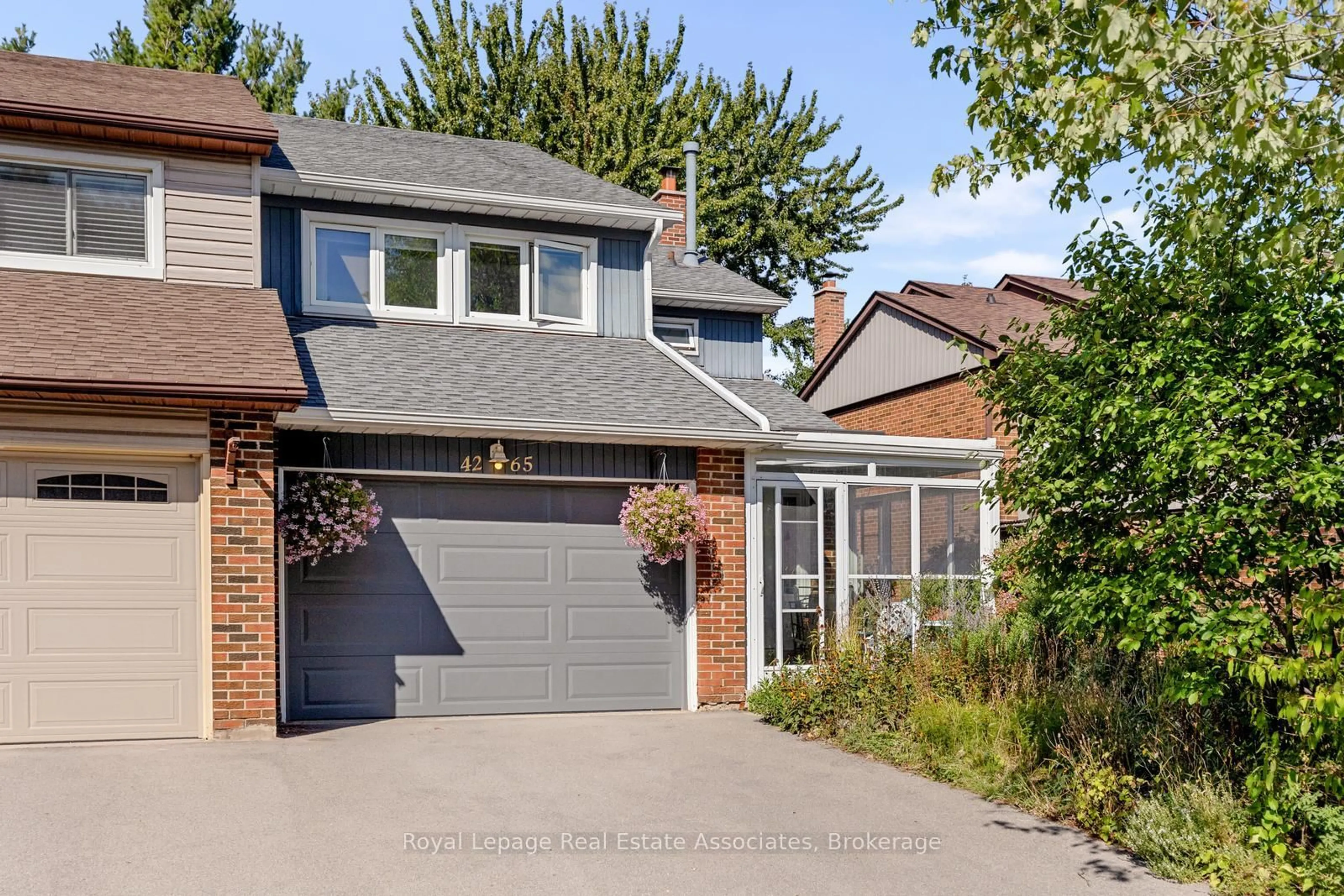 Home with brick exterior material, street for 4265 Thom Gdns, Mississauga Ontario L5L 2B4