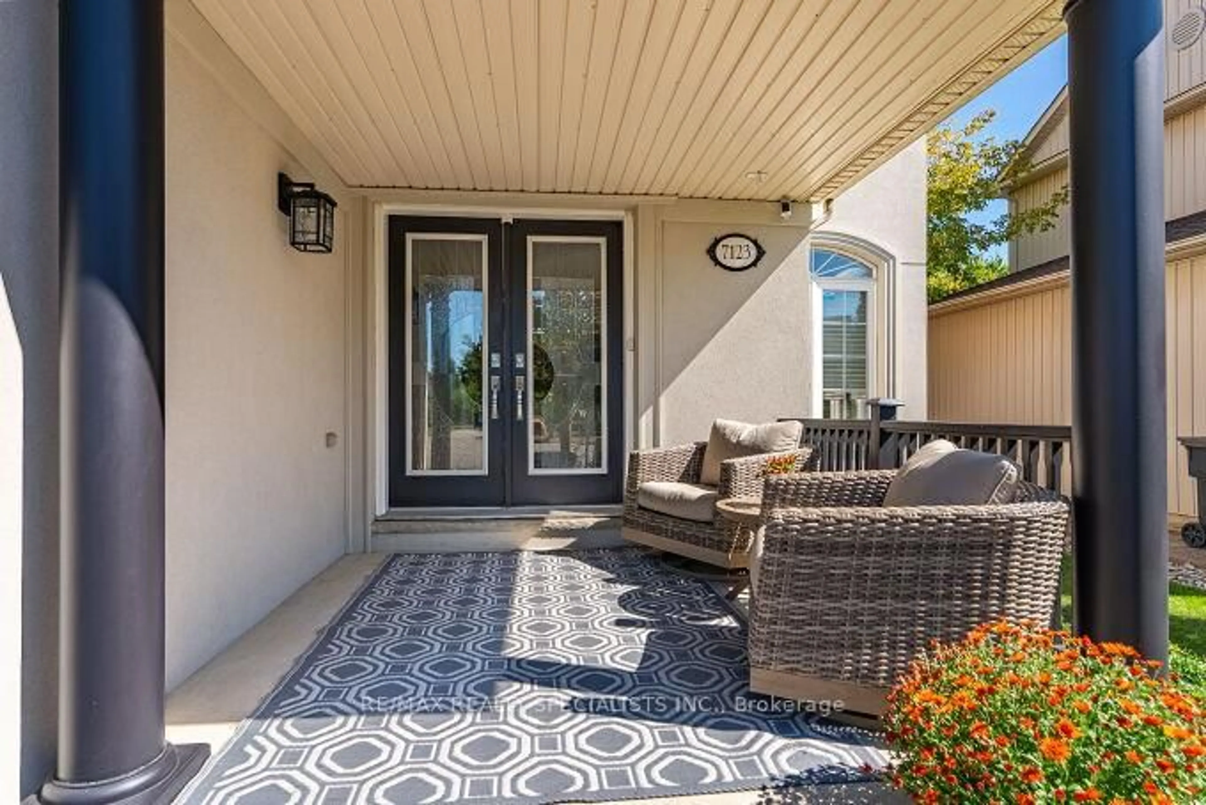 Unknown for 7123 White Pine Crt, Mississauga Ontario L5W 1W6