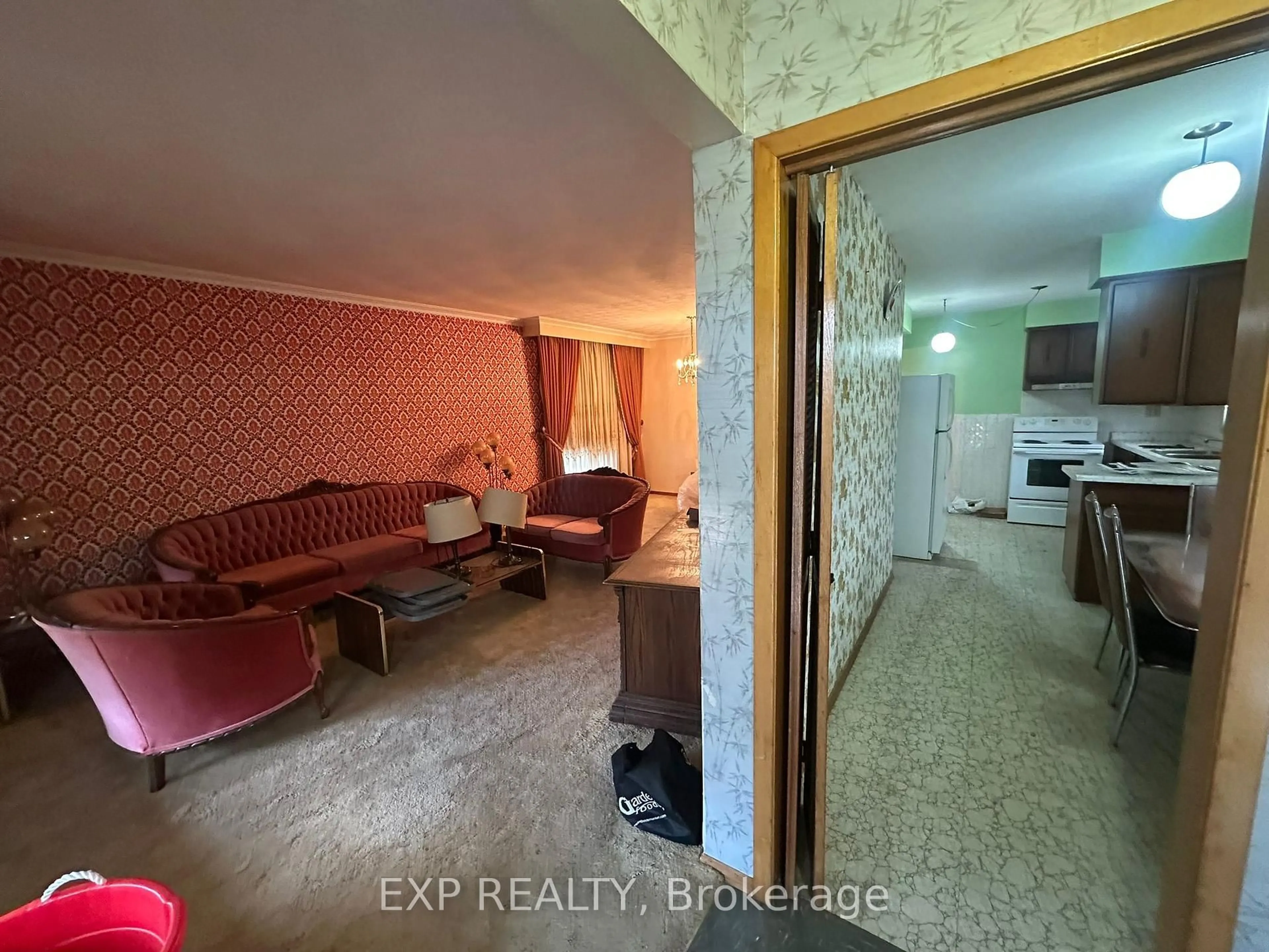 A pic of a room for 3263 Morning Star Dr, Mississauga Ontario L4T 1X6