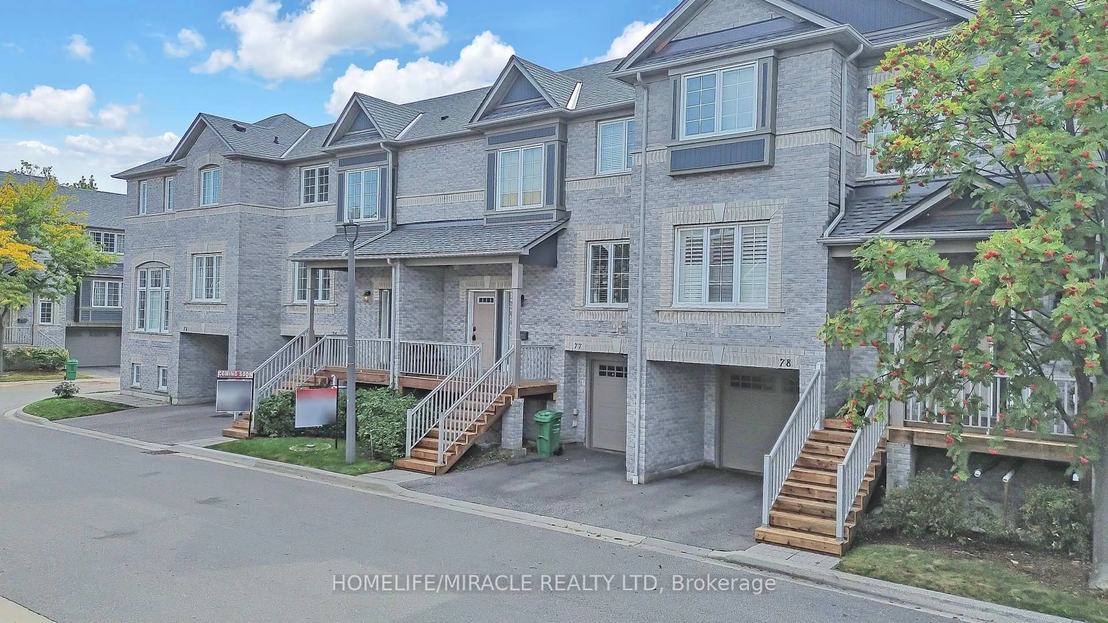 A pic from outside/outdoor area/front of a property/back of a property/a pic from drone, street for 5535 Glen Erin Dr #75, Mississauga Ontario L5M 6H1