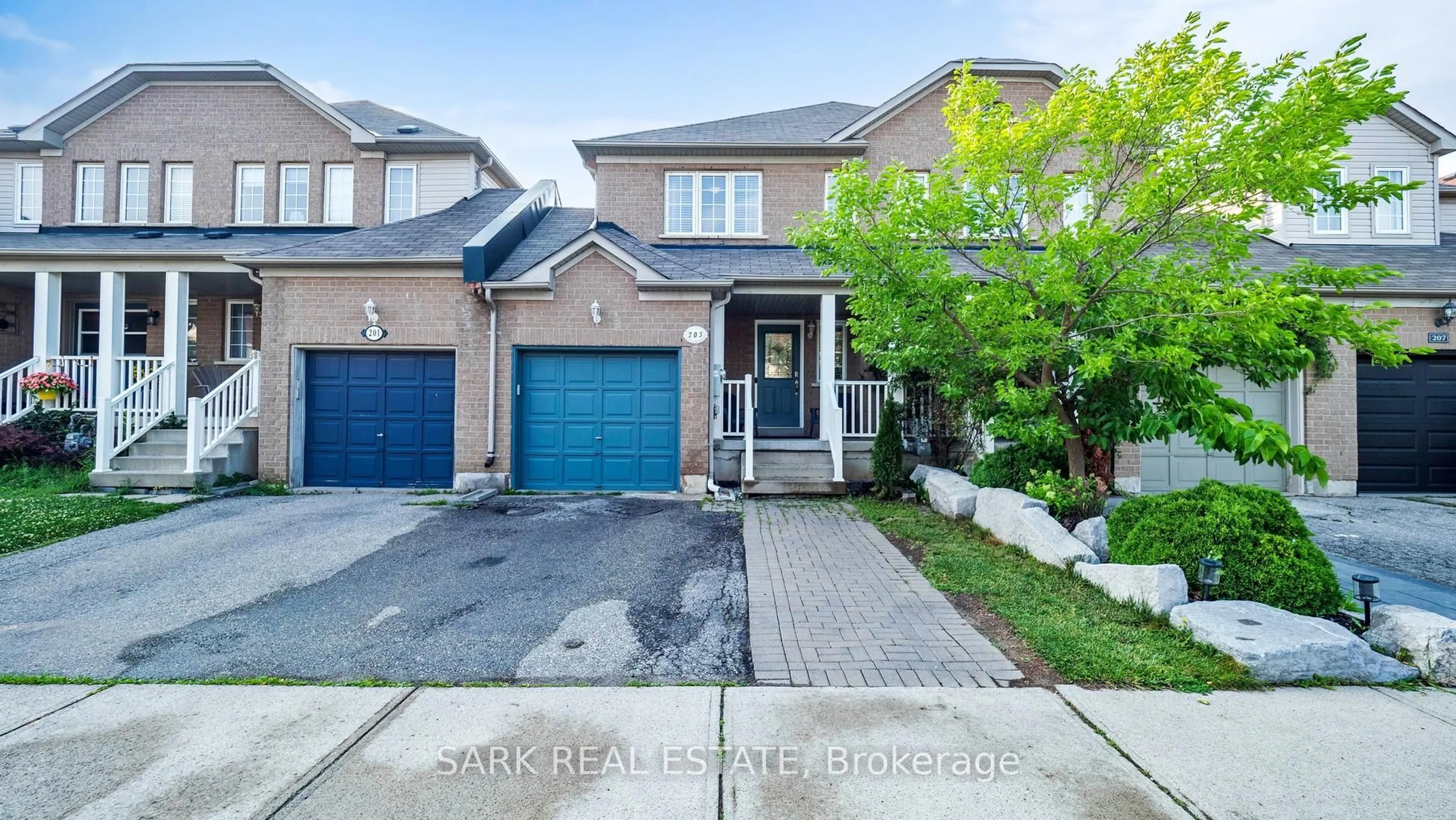 Unknown for 203 Sherwood Rd, Milton Ontario L9T 7C1