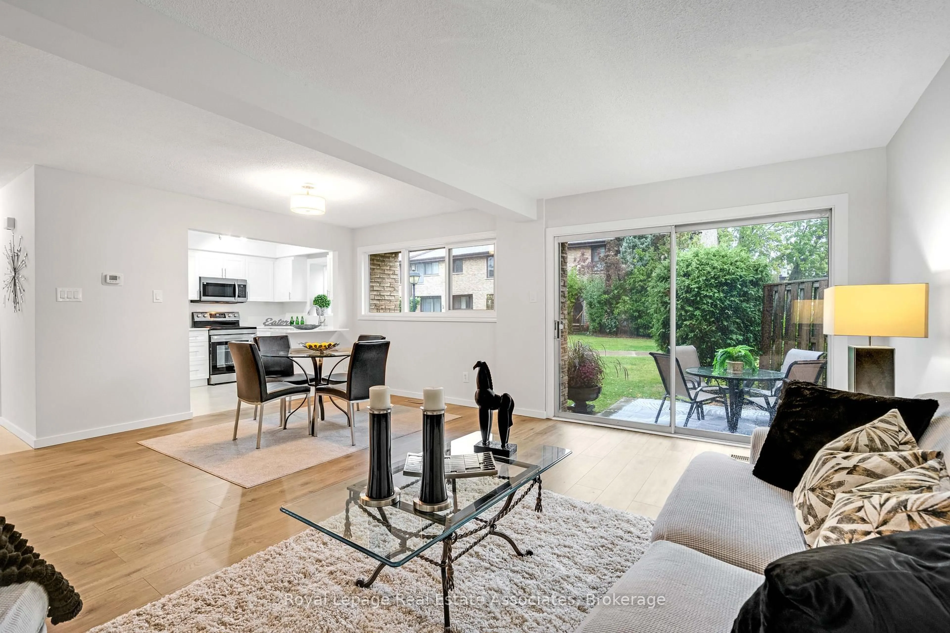 Living room with furniture, unknown for 2605 Woodchester Dr #57, Mississauga Ontario L5K 2E3