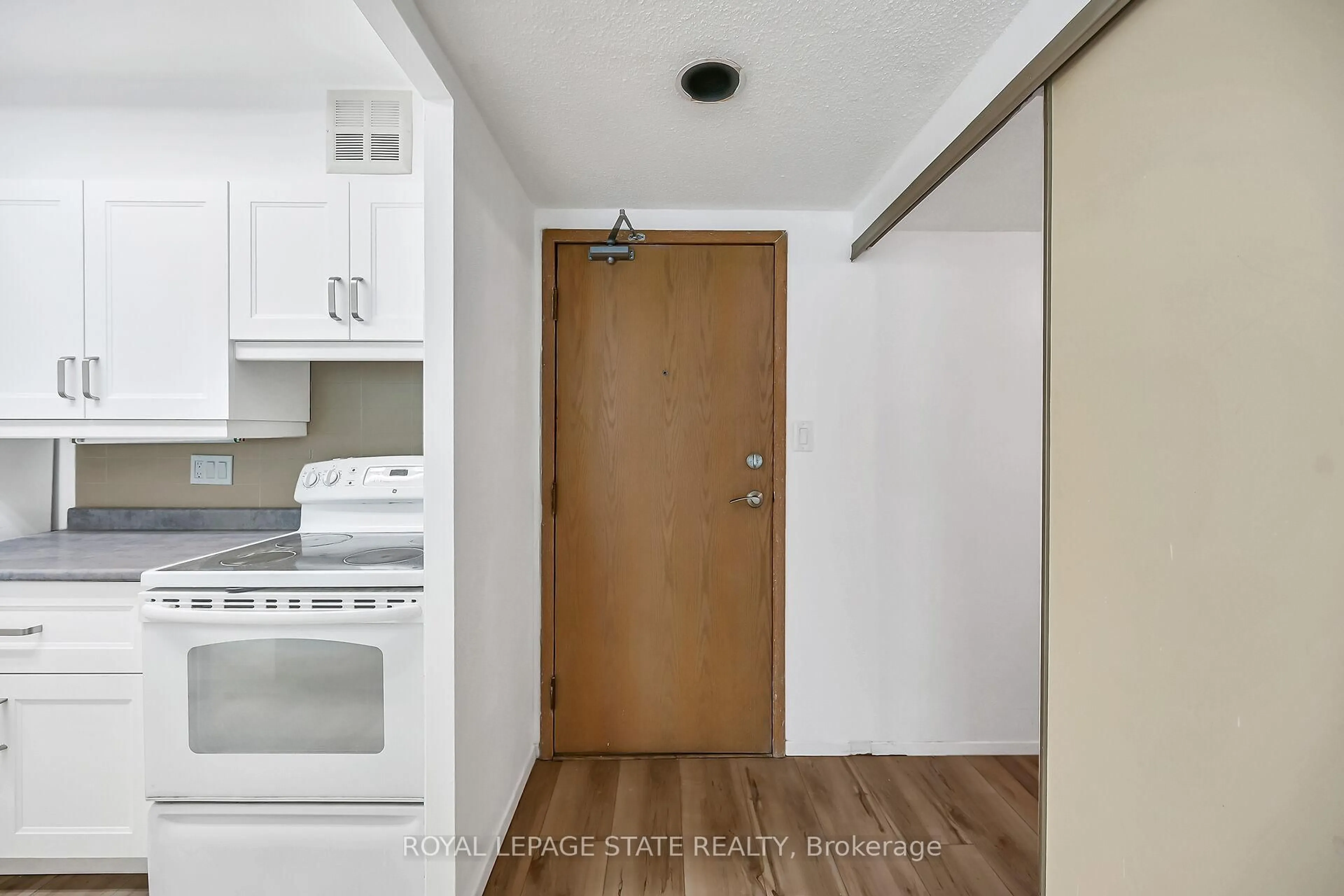 Standard kitchen, unknown for 22 Southport St #224, Toronto Ontario M6S 4Y9