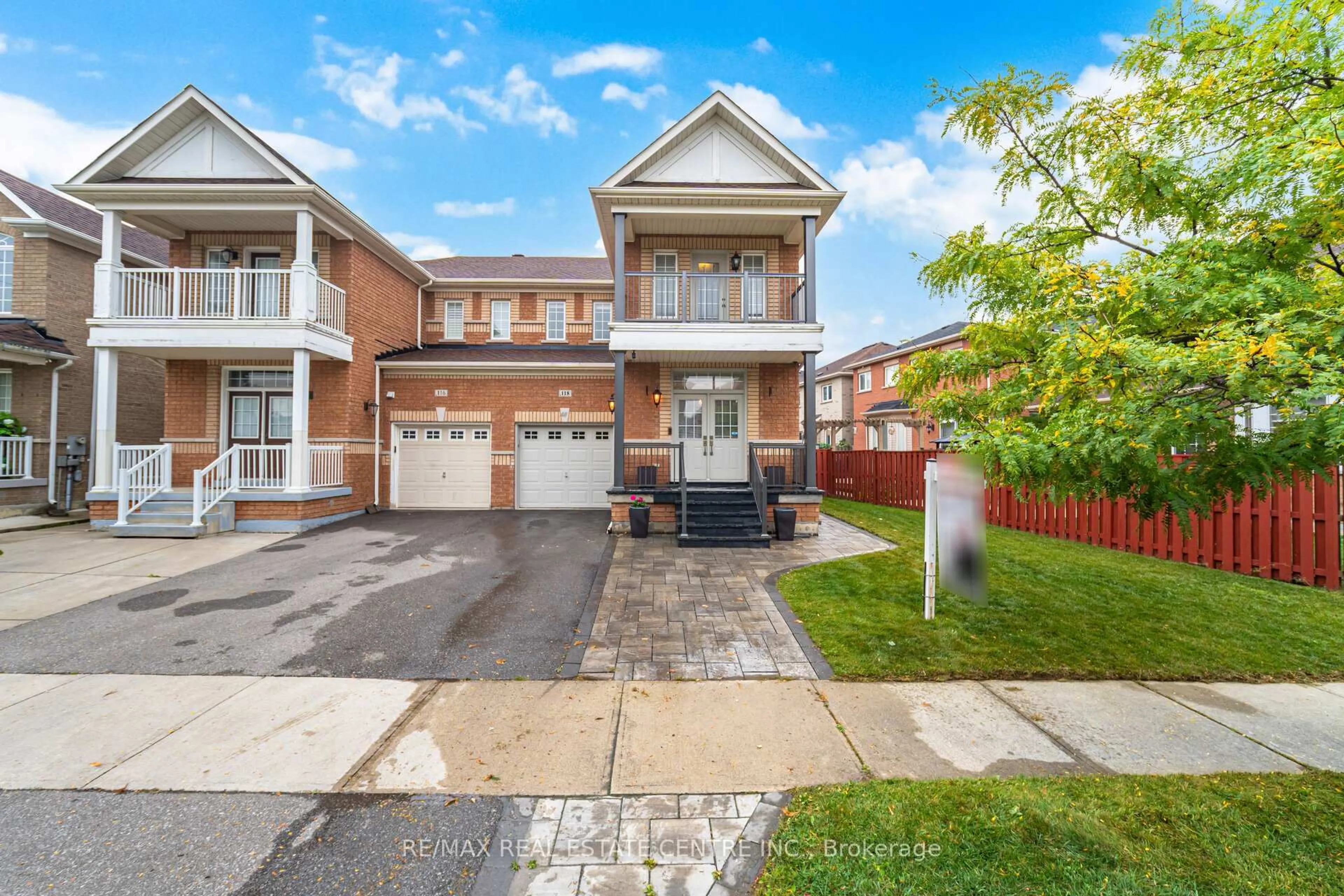 Home with brick exterior material, street for 118 Connolly Cres, Brampton Ontario L6R 0E3