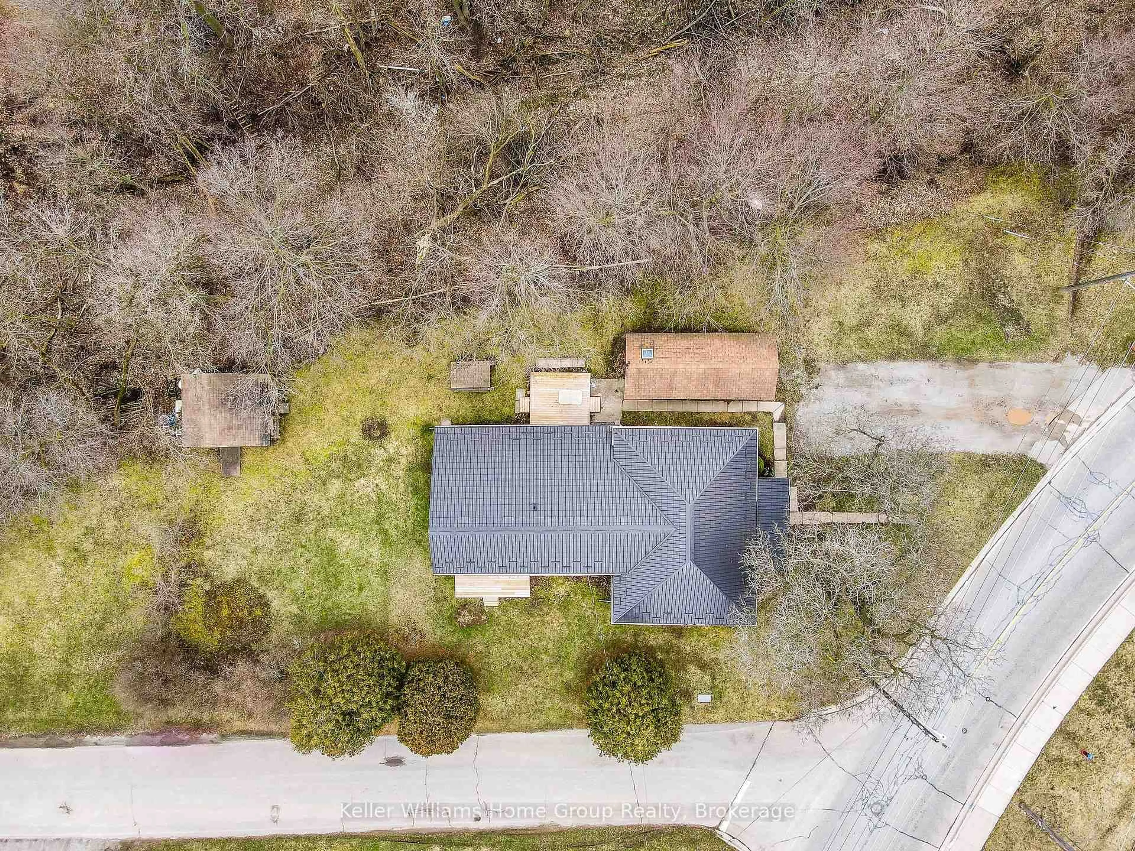 A pic from outside/outdoor area/front of a property/back of a property/a pic from drone, street for 196 EASTERN Ave, Halton Hills Ontario L7J 2E7