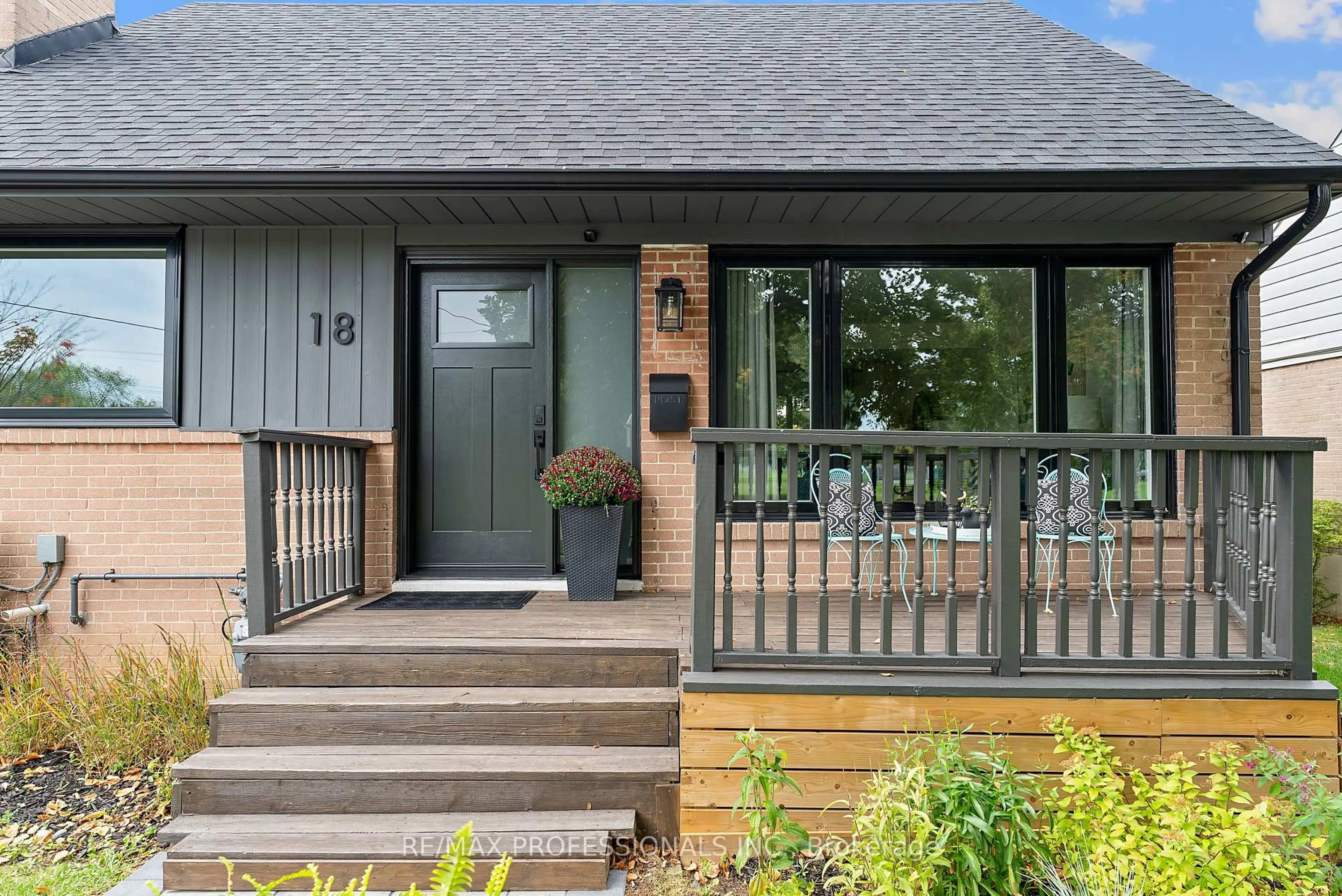 Unknown for 18 Lavington Dr, Toronto Ontario M9R 2G9