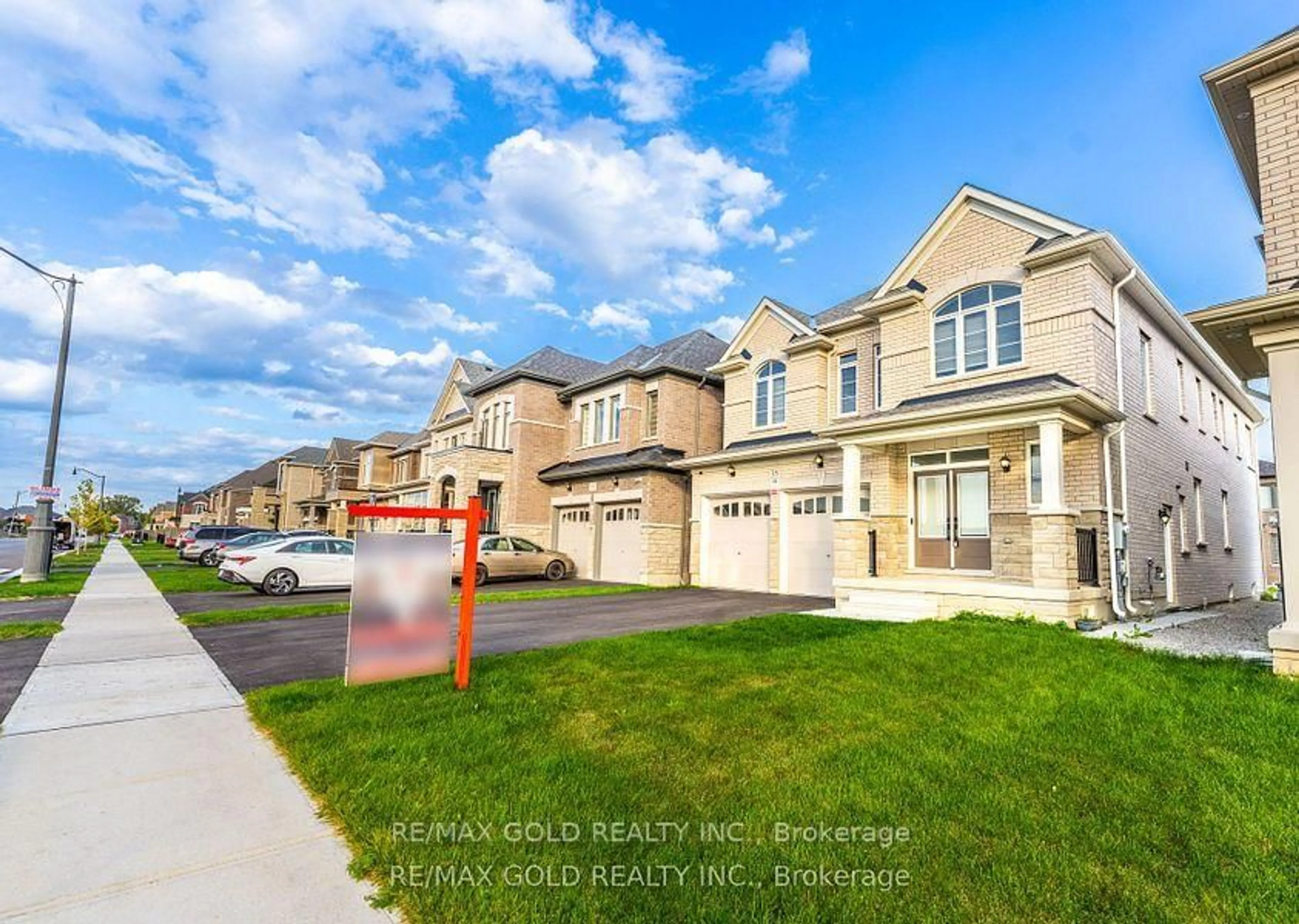 A pic from outside/outdoor area/front of a property/back of a property/a pic from drone, street for 35 Academy Dr, Brampton Ontario L6P 3C9