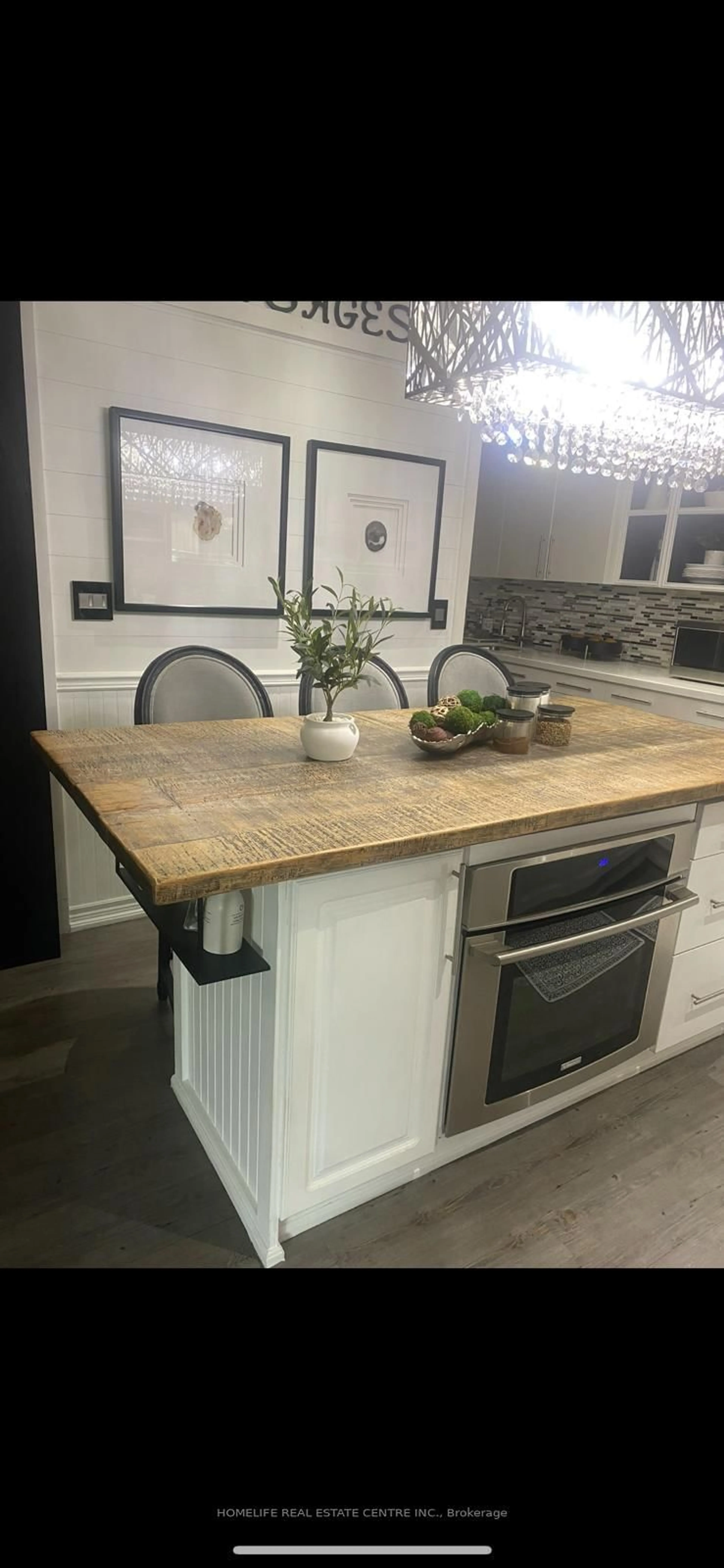 Contemporary kitchen, unknown for 38 Dunvegan Cres, Brampton Ontario L7A 2Y2