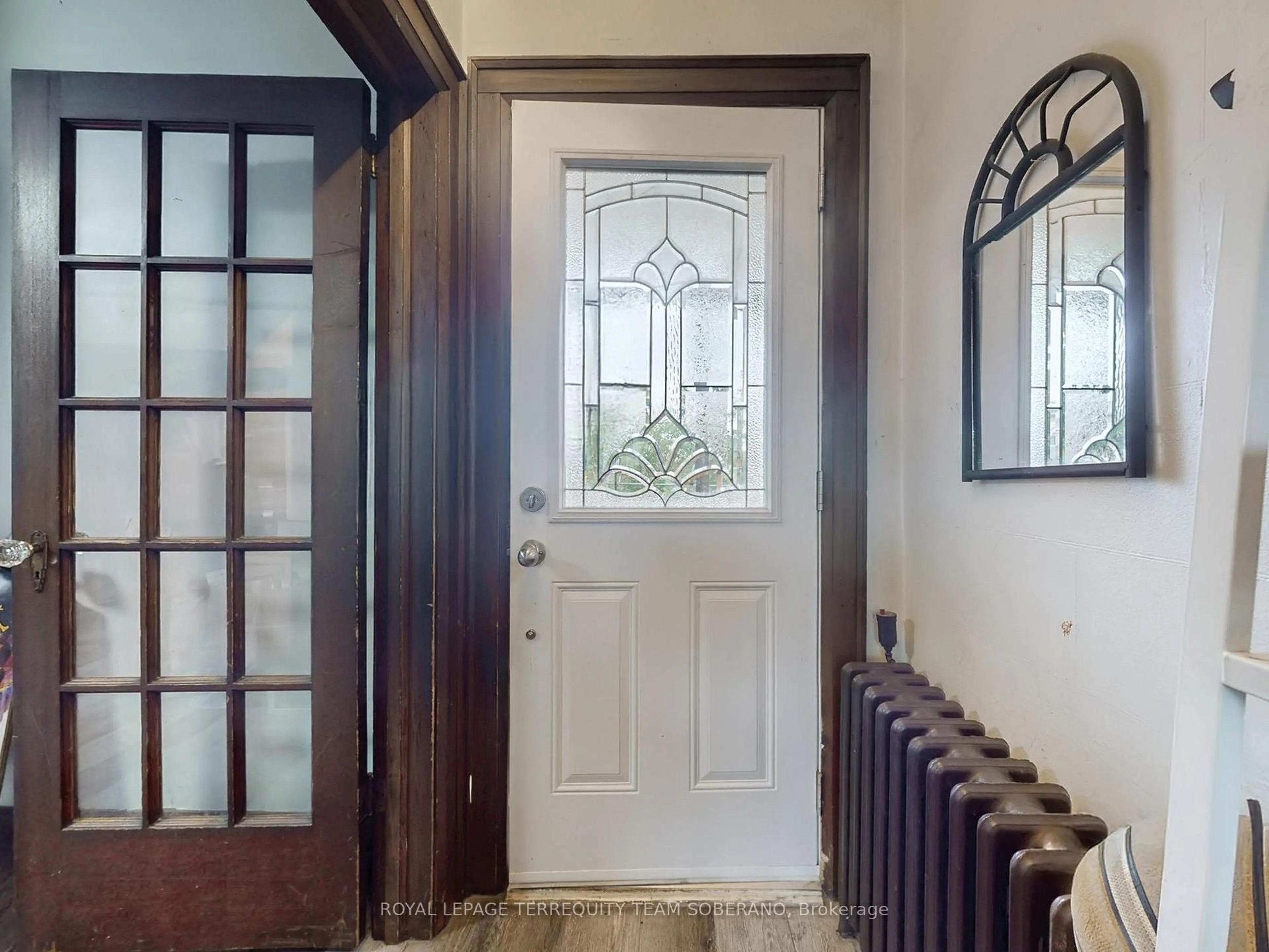 Indoor entryway for 15 Victoria Ave, Toronto Ontario M9N 1E3
