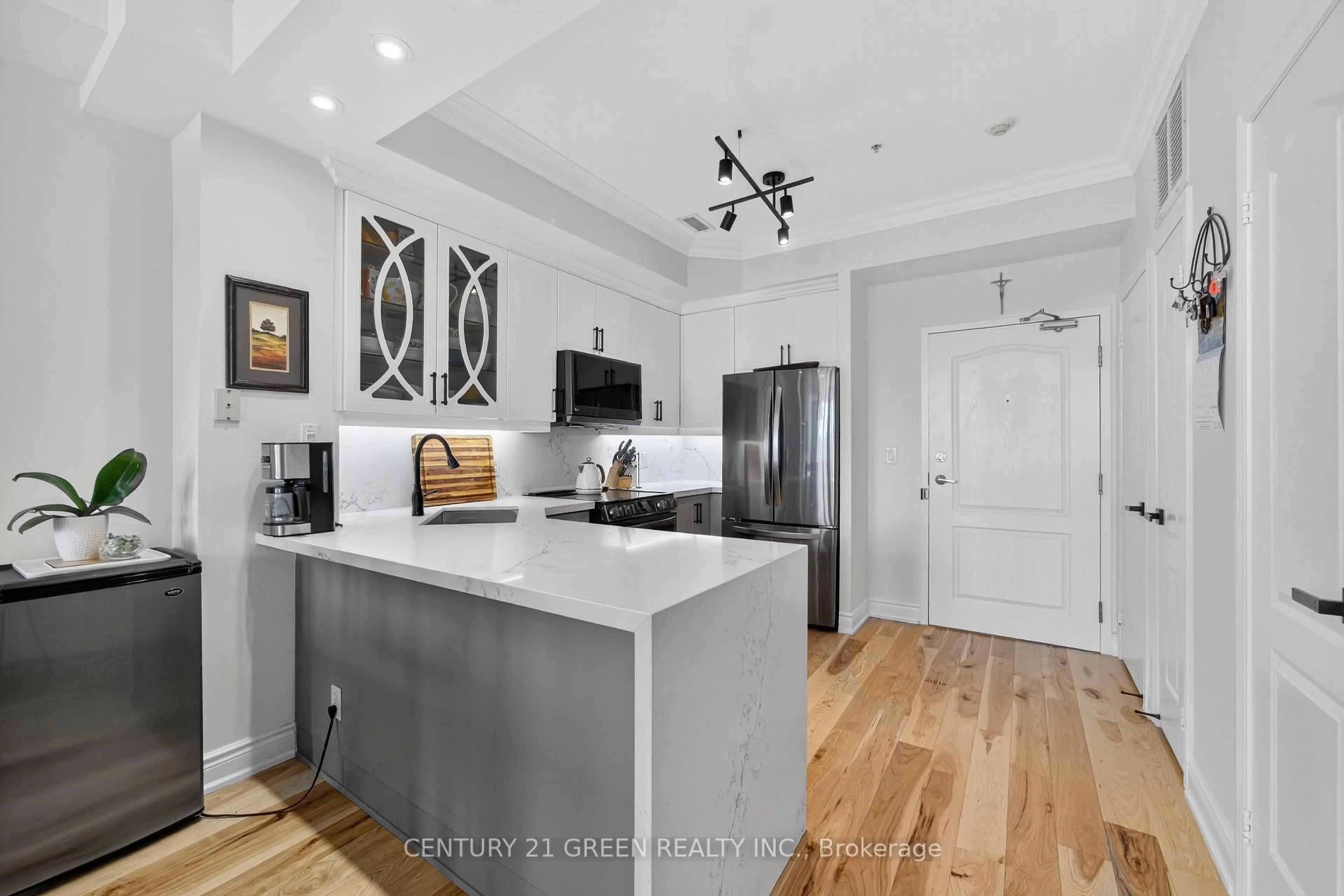 Open concept kitchen, unknown for 3531 Lake Shore Blvd #316, Toronto Ontario M8W 1P4