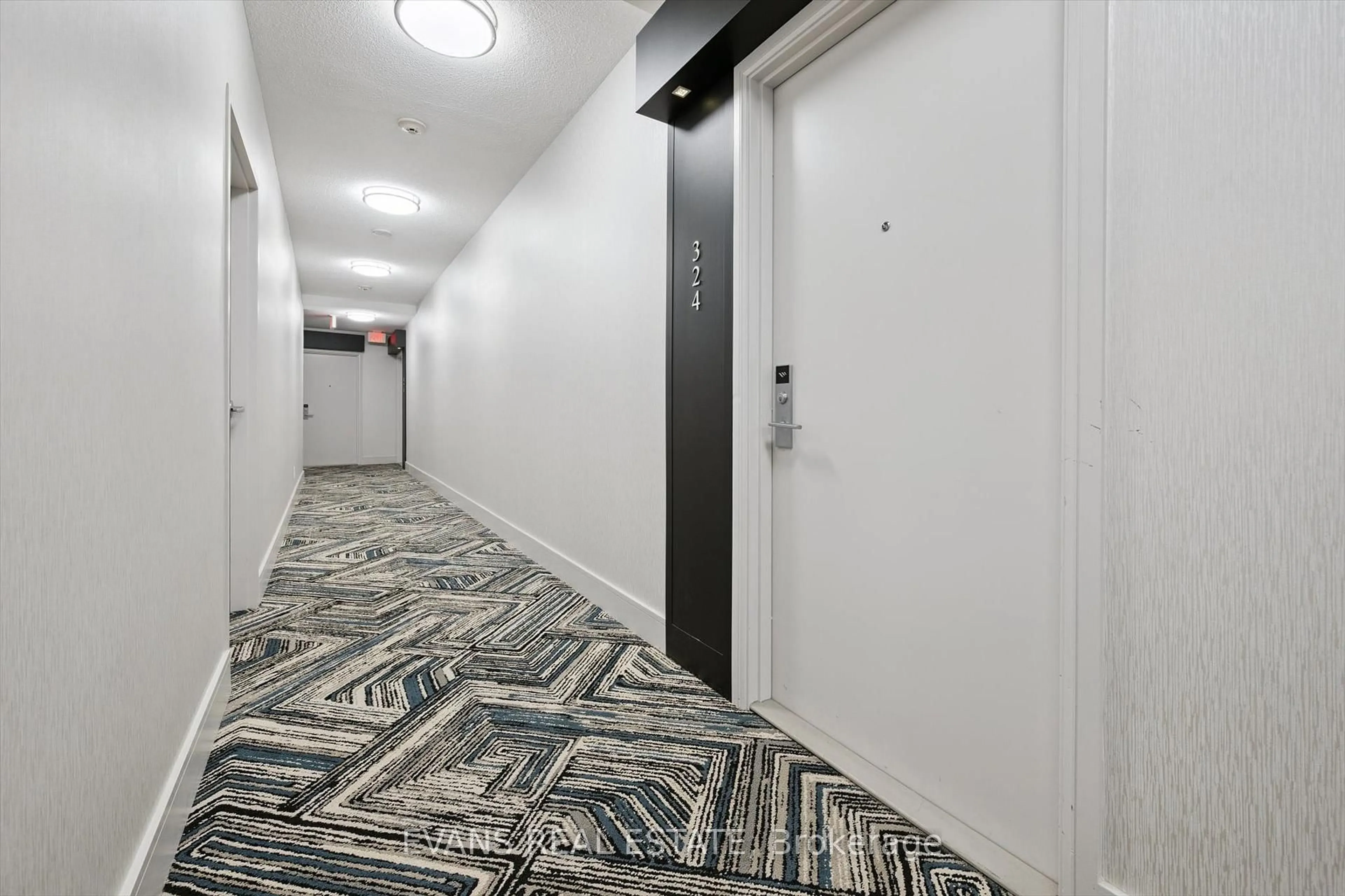 Indoor foyer for 80 Marine Parade Dr #324, Toronto Ontario M8V 0A3