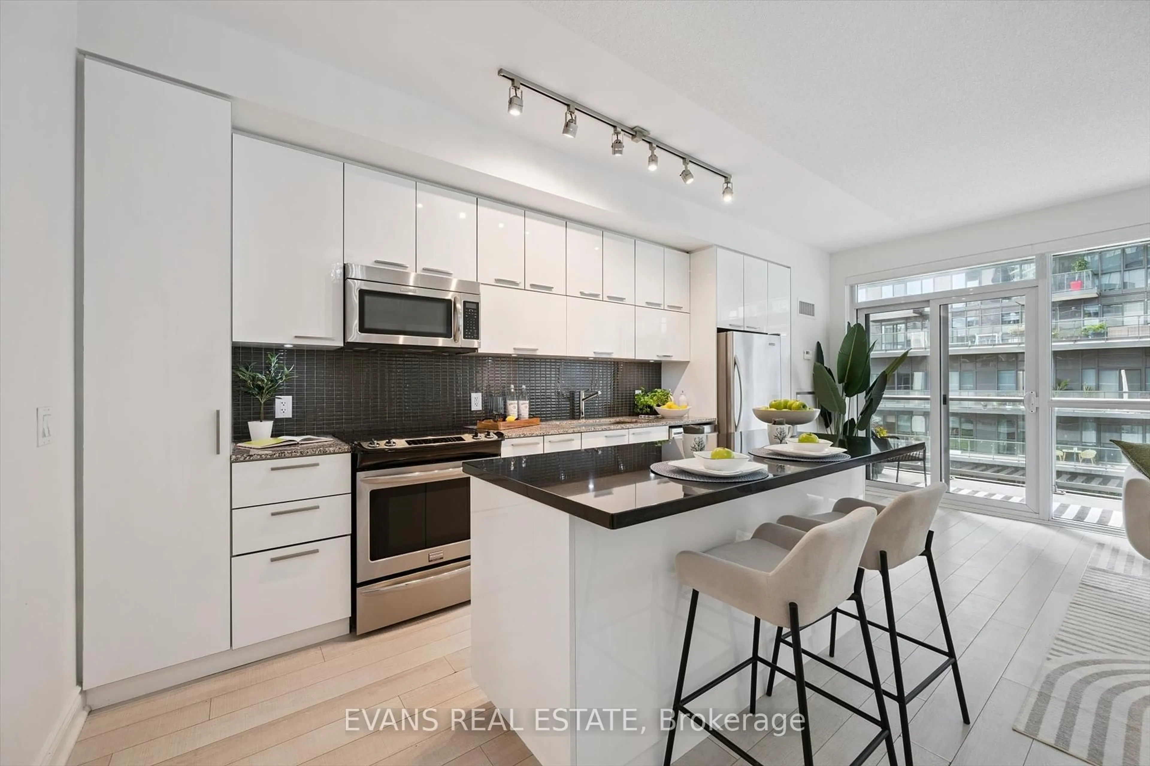 Open concept kitchen, unknown for 80 Marine Parade Dr #324, Toronto Ontario M8V 0A3