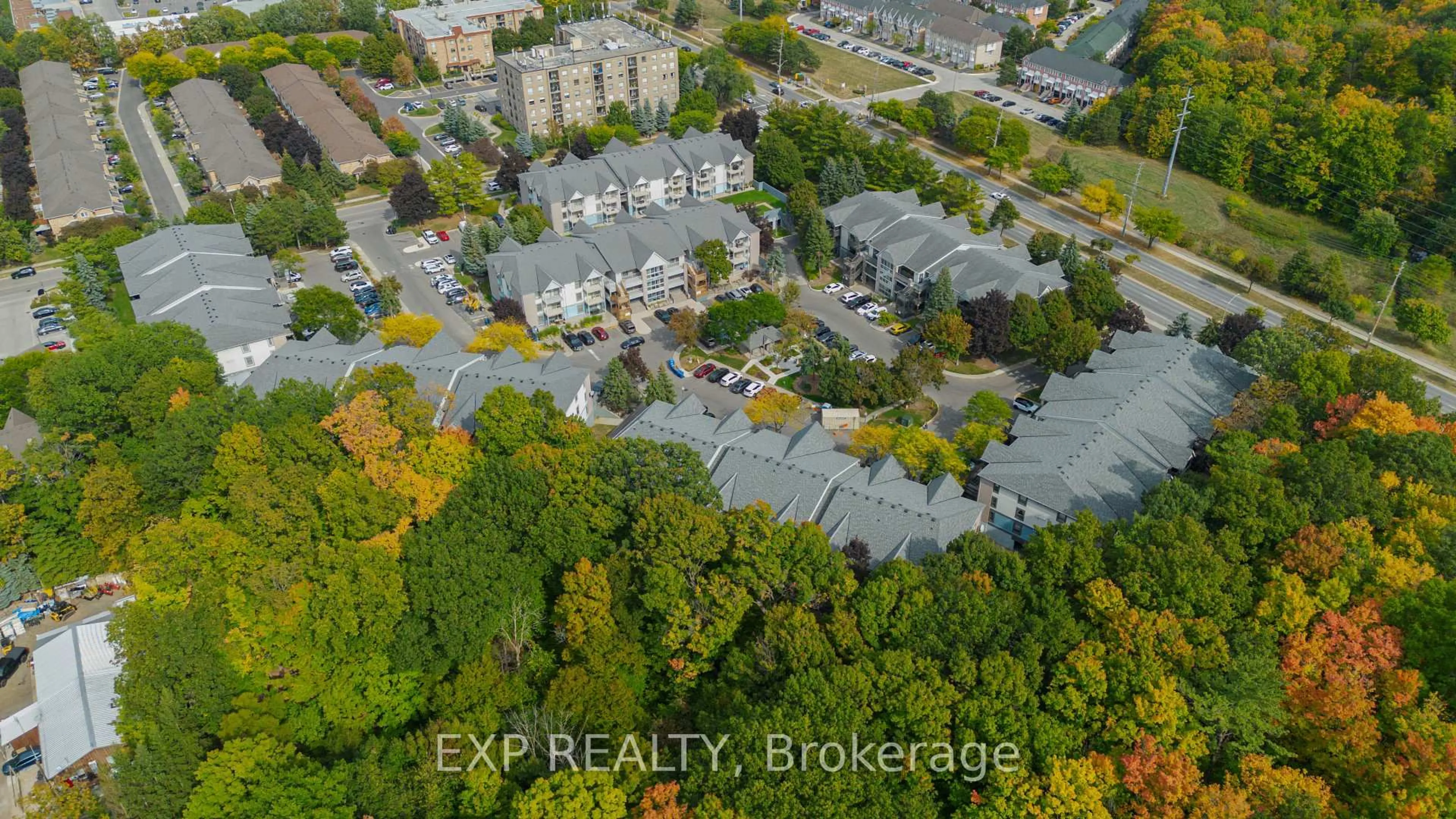 A pic from outside/outdoor area/front of a property/back of a property/a pic from drone, city buildings view from balcony for 2010 CLEAVER Ave #124, Burlington Ontario L7M 4C1