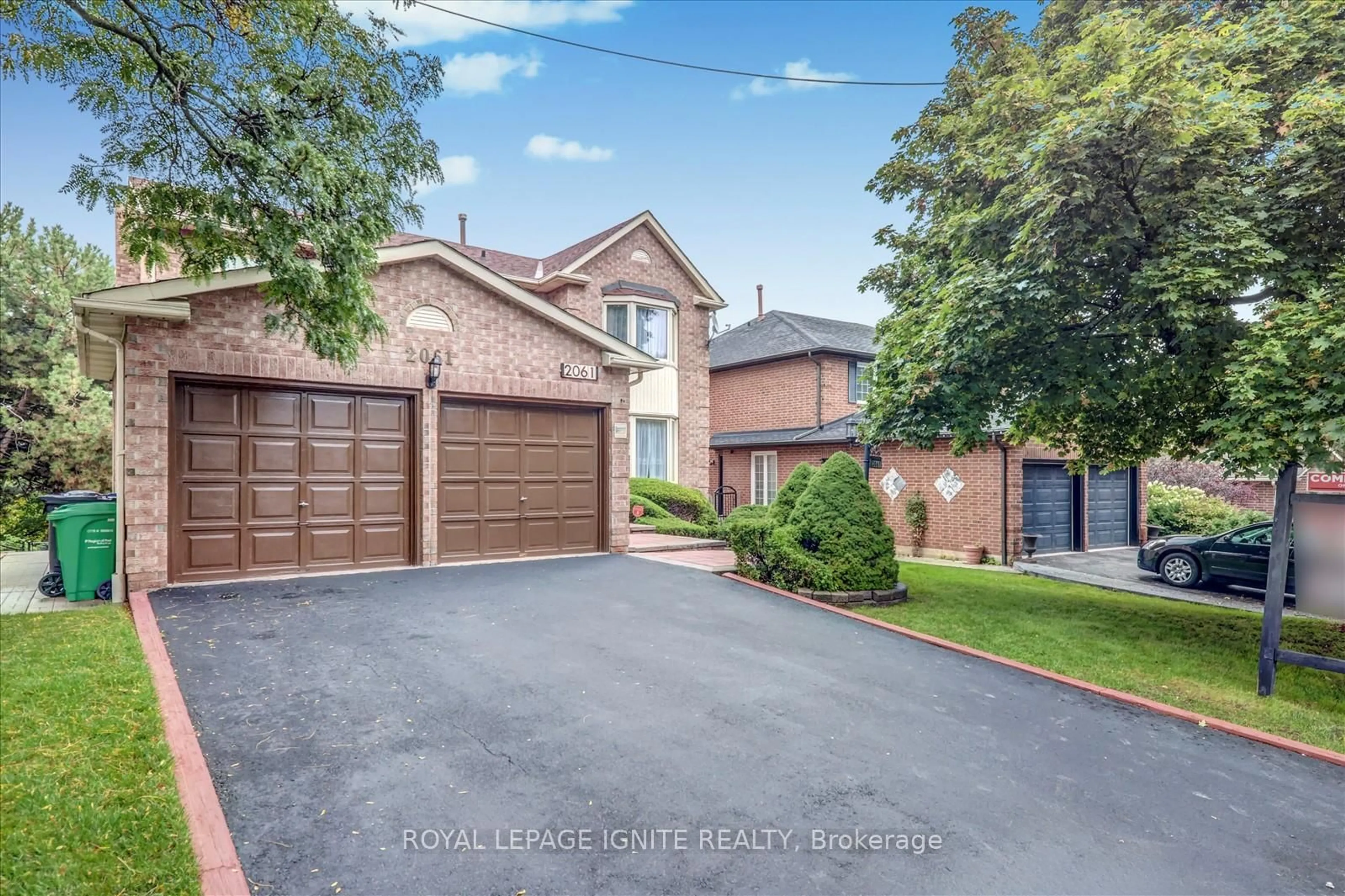 Home with brick exterior material, street for 2061 Folkway Dr, Mississauga Ontario L5L 3G3
