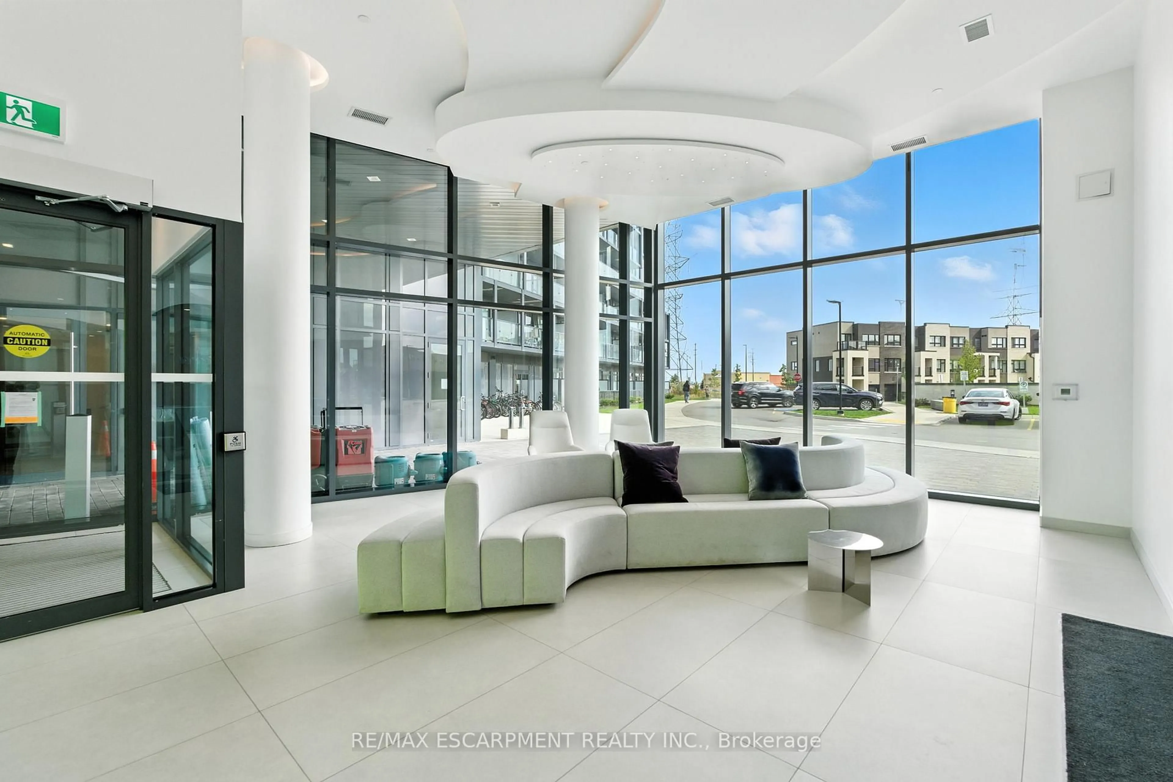 Lobby for 3210 DAKOTA Common #A220, Burlington Ontario L7M 2A8