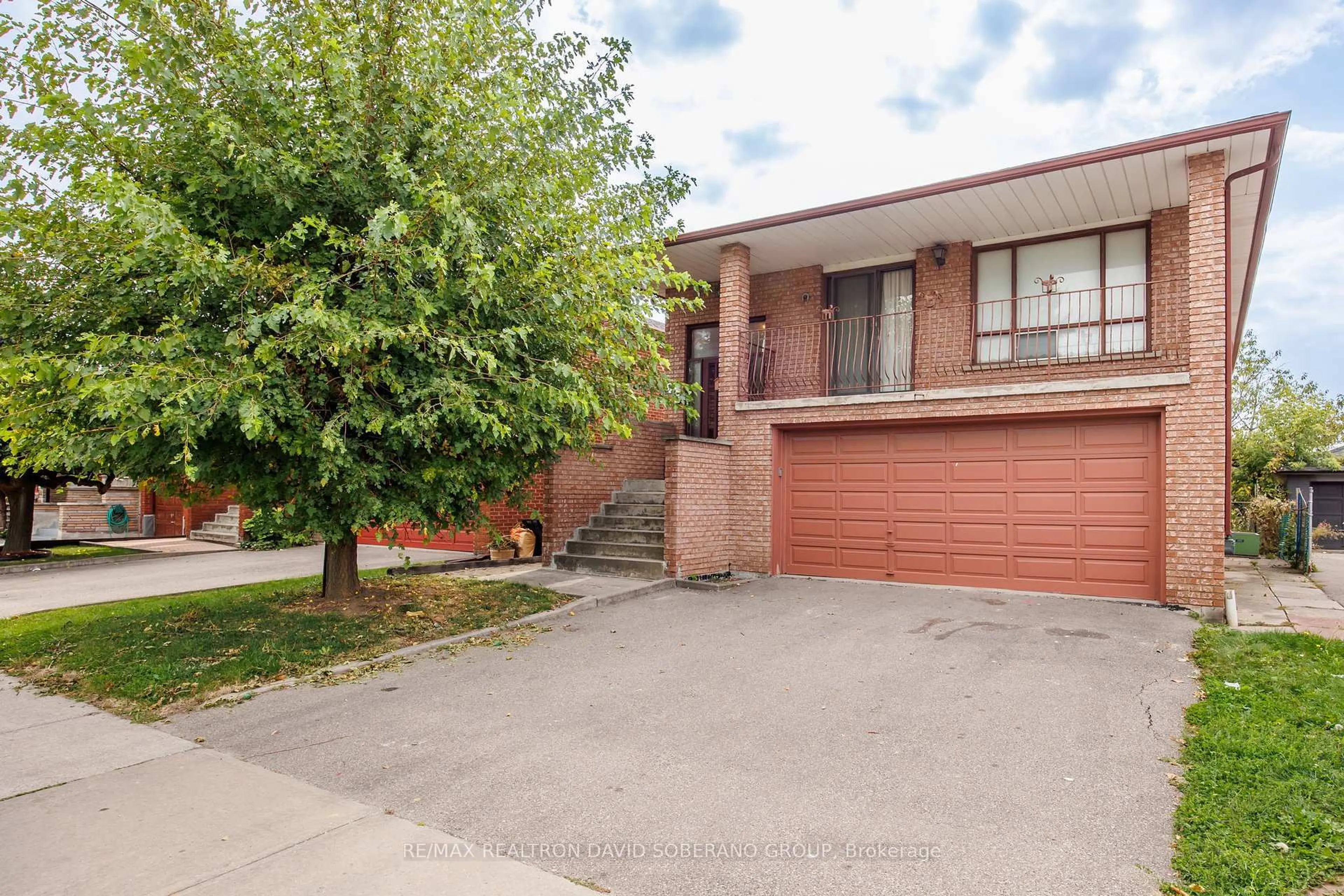 Unknown for 335 Ranee Ave, Toronto Ontario M6A 1N9