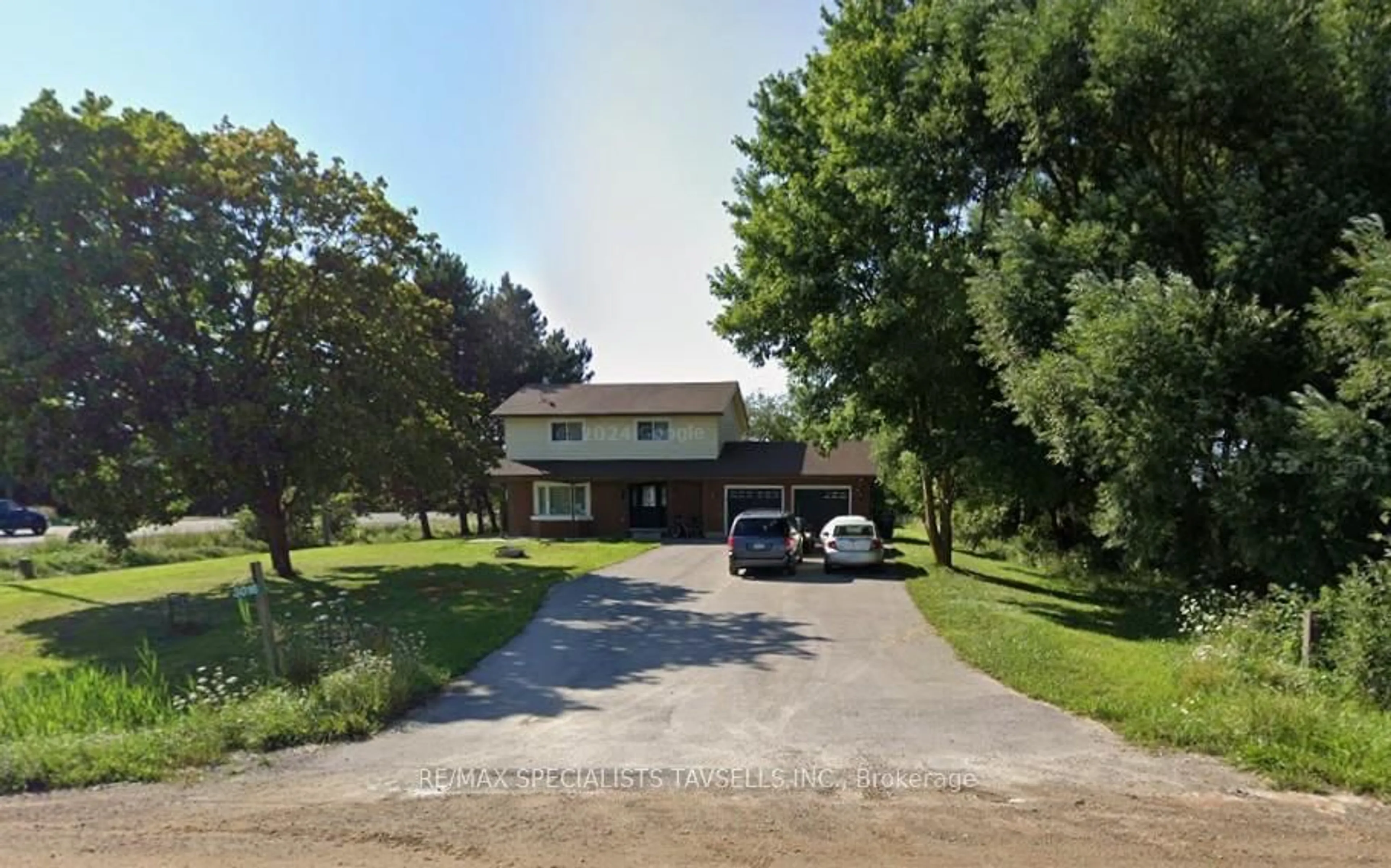 A pic from outside/outdoor area/front of a property/back of a property/a pic from drone, street for 3016 Boston Mills Rd, Caledon Ontario L7C 1R7