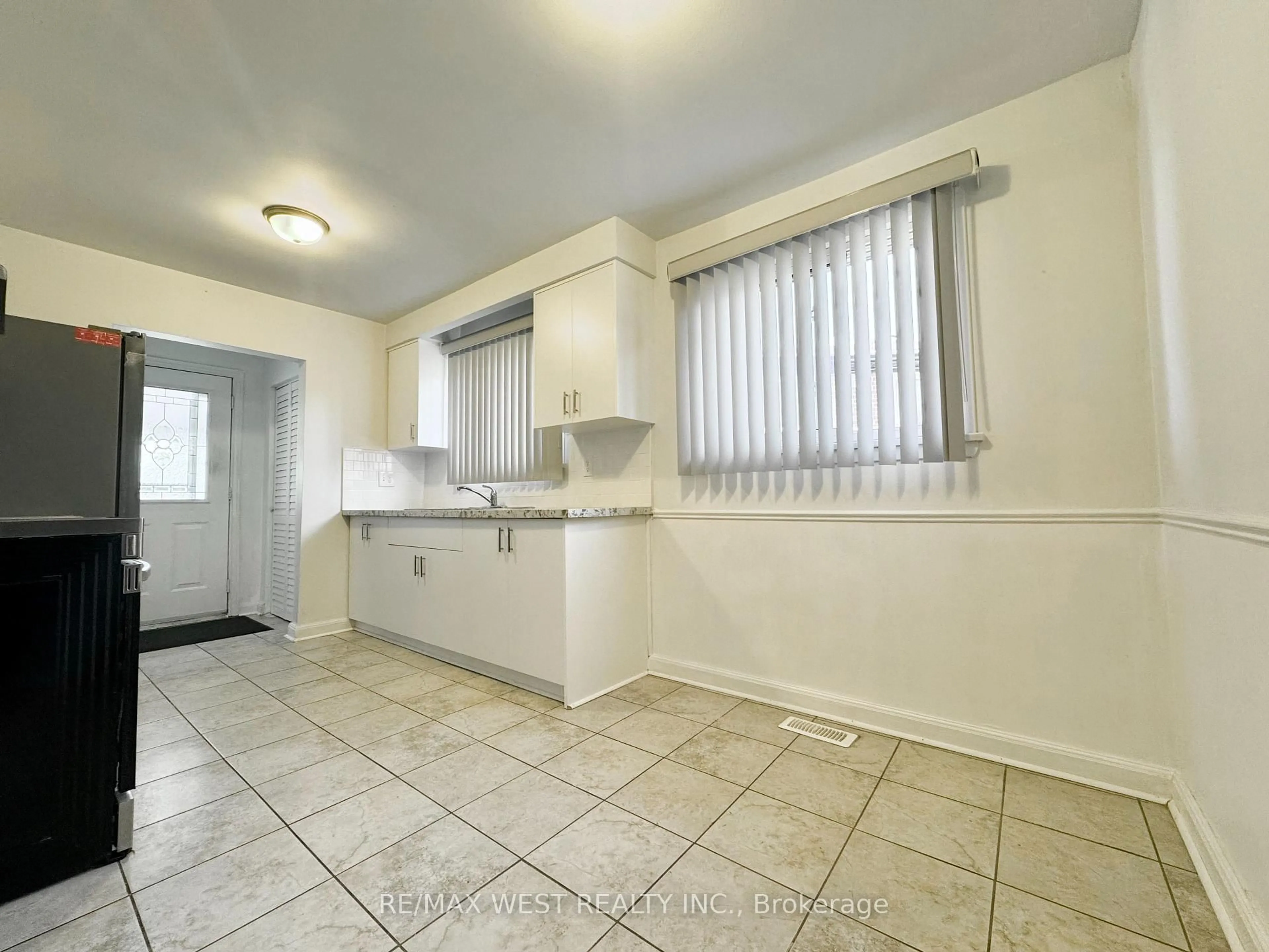 A pic of a room for 25 Bimini Cres, Toronto Ontario M3N 1S1