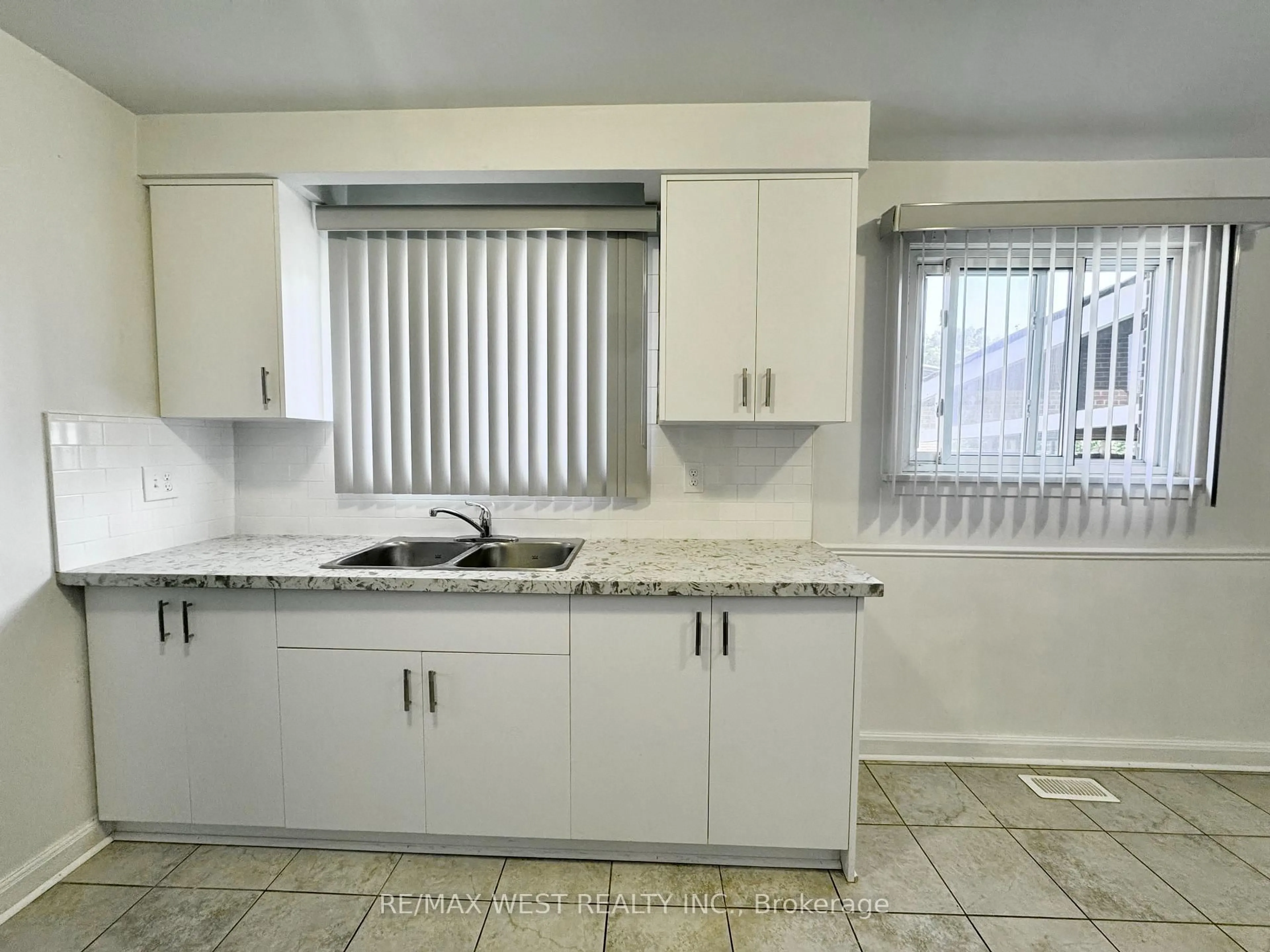 Standard kitchen, unknown for 25 Bimini Cres, Toronto Ontario M3N 1S1