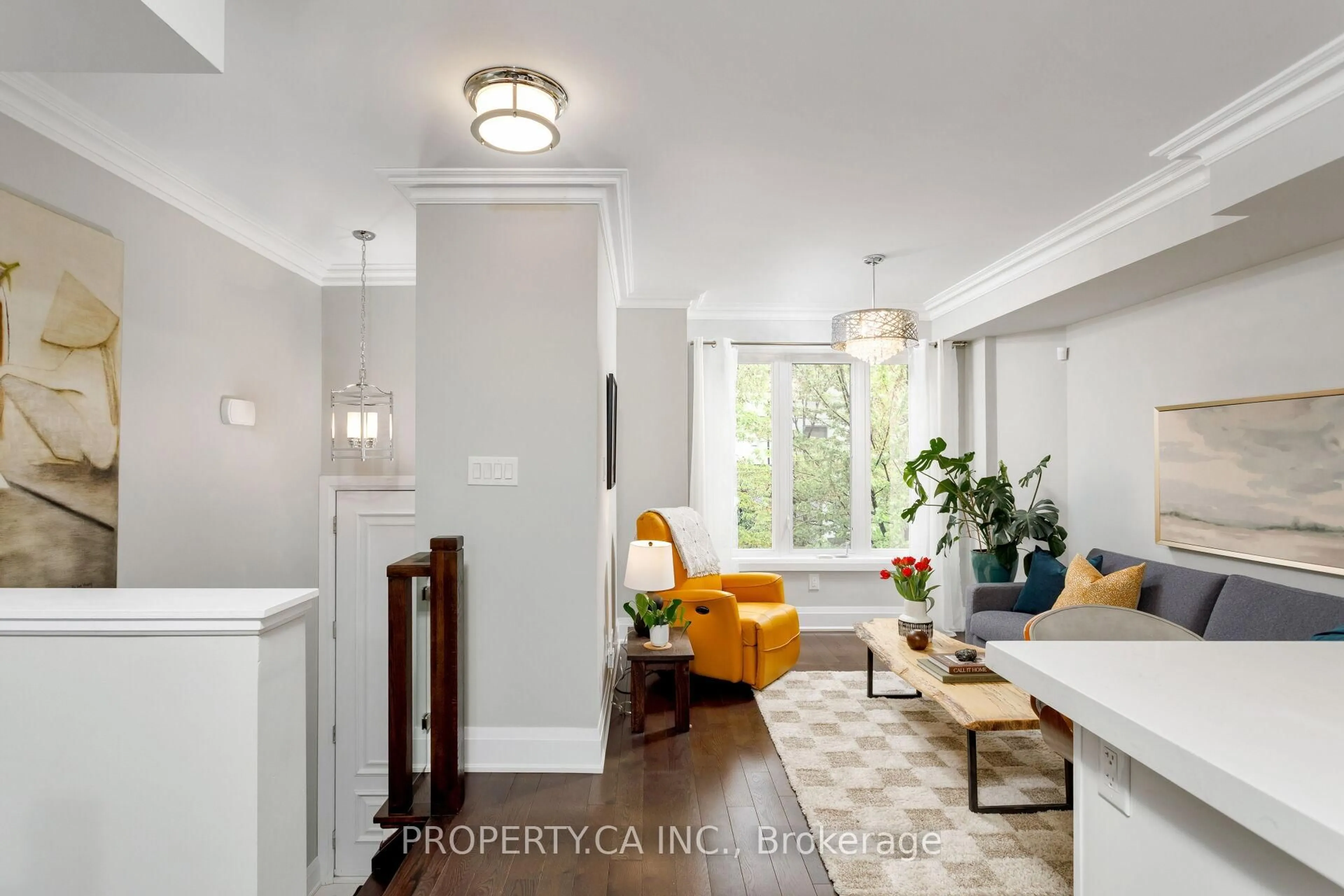 Indoor entryway for 2A Methuen Ave, Toronto Ontario M6S 1Z5
