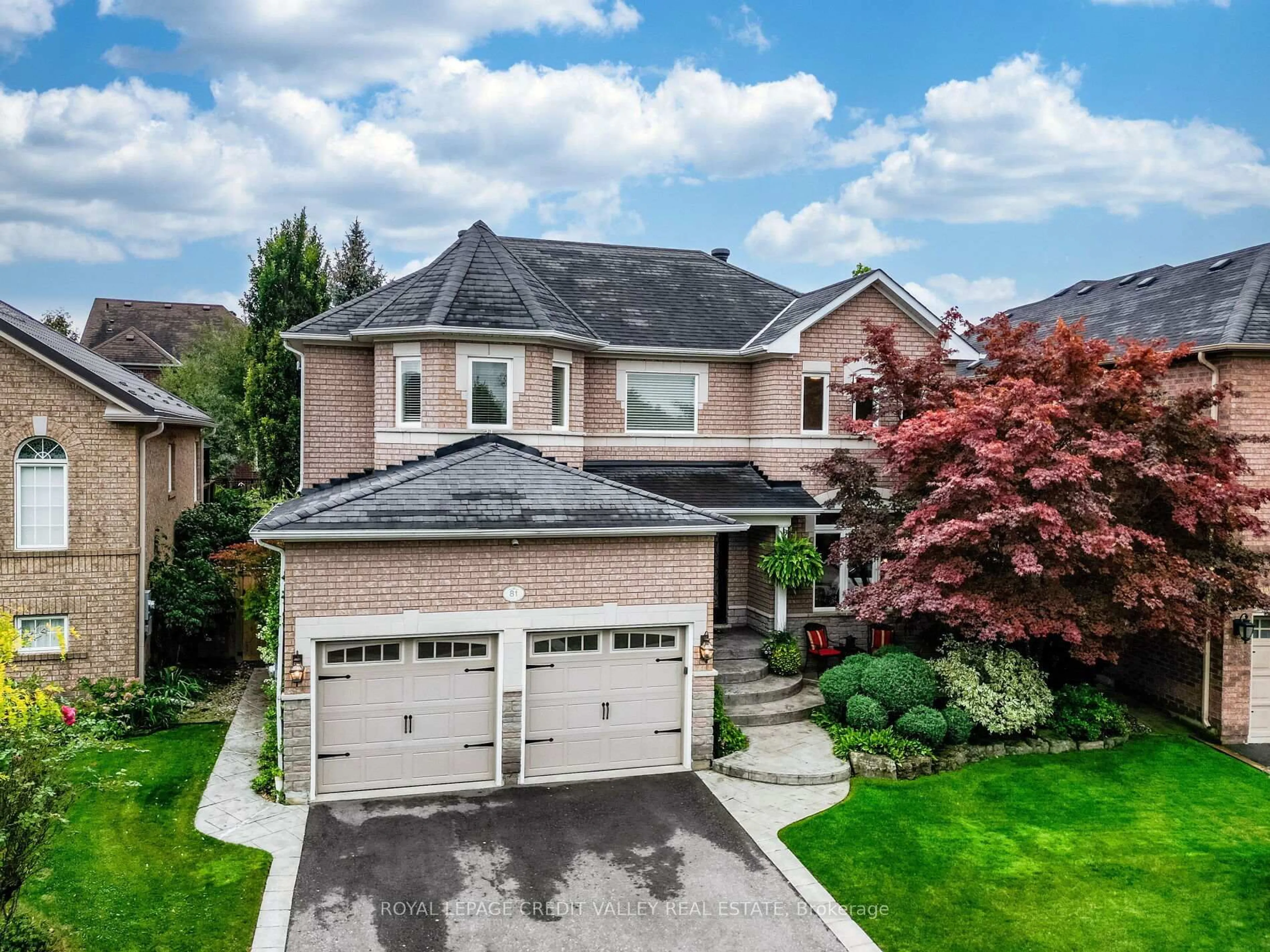 Home with brick exterior material, street for 81 Pinebrook Circ, Caledon Ontario L7C 1C3