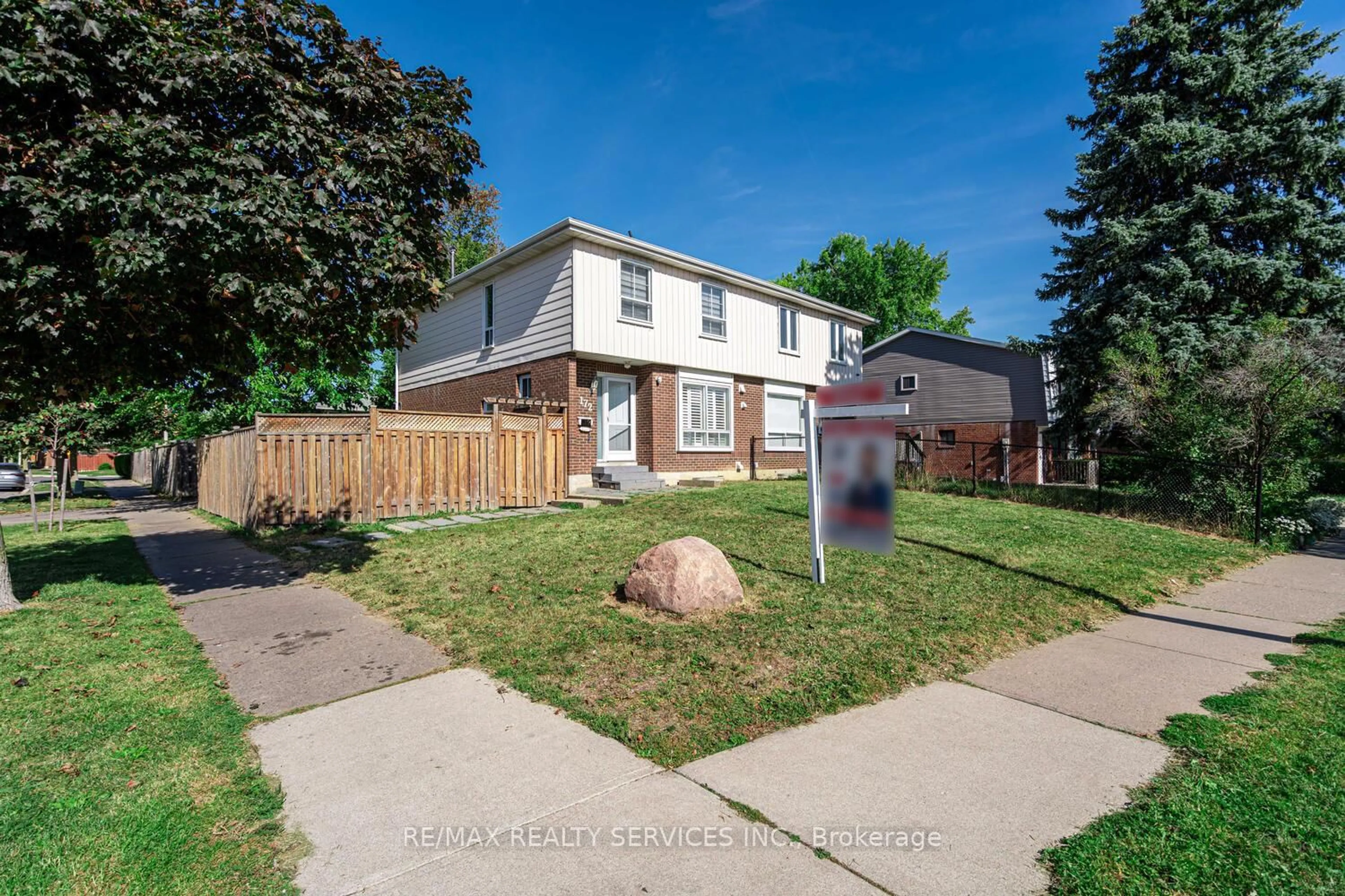 Unknown for 172 Hansen Rd, Brampton Ontario L6V 2G6