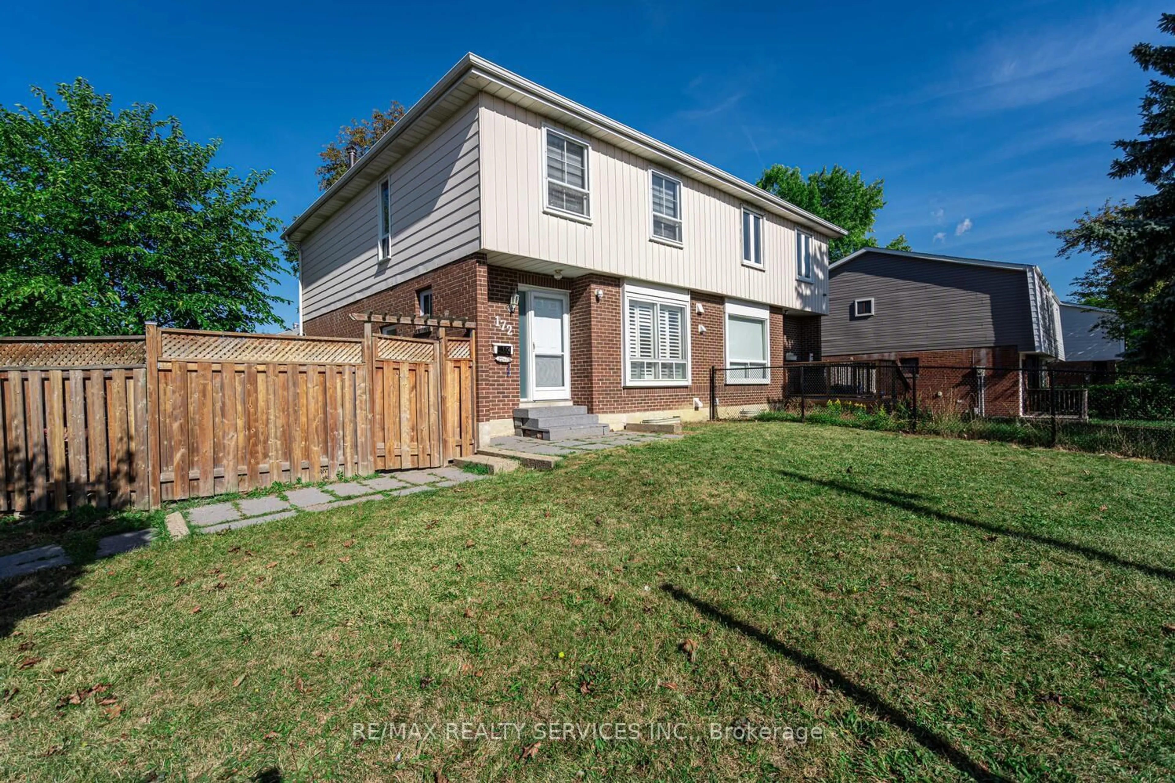 Unknown for 172 Hansen Rd, Brampton Ontario L6V 2G6