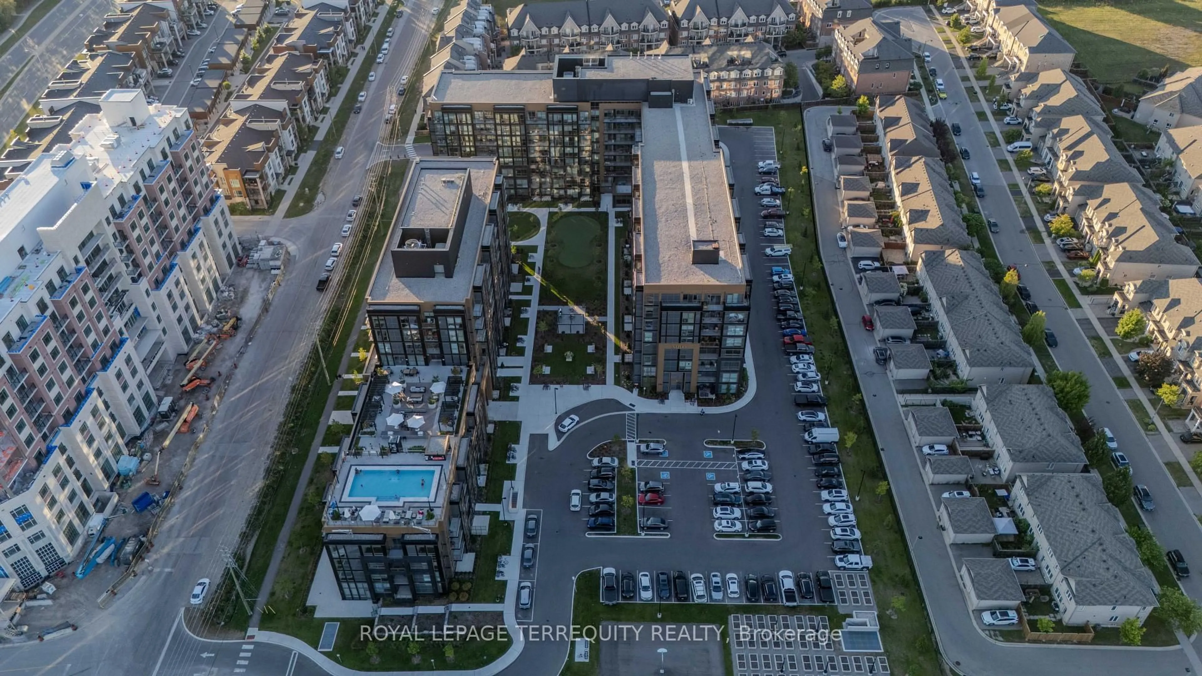 A pic from outside/outdoor area/front of a property/back of a property/a pic from drone, city buildings view from balcony for 2343 Khalsa Gate #611, Oakville Ontario L6M 5R6
