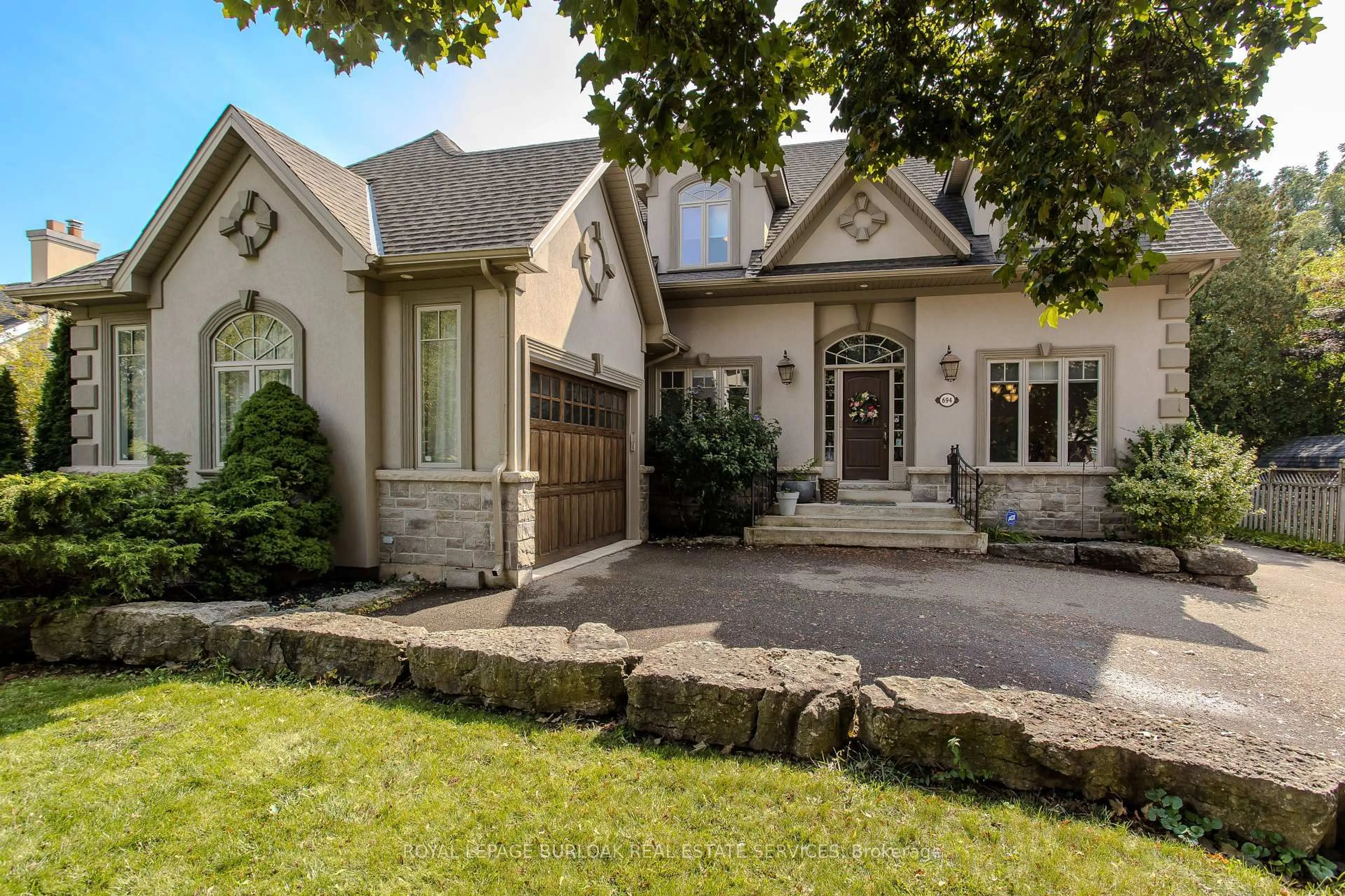 Home with brick exterior material, street for 694 Cedar Ave, Burlington Ontario L7T 2R7