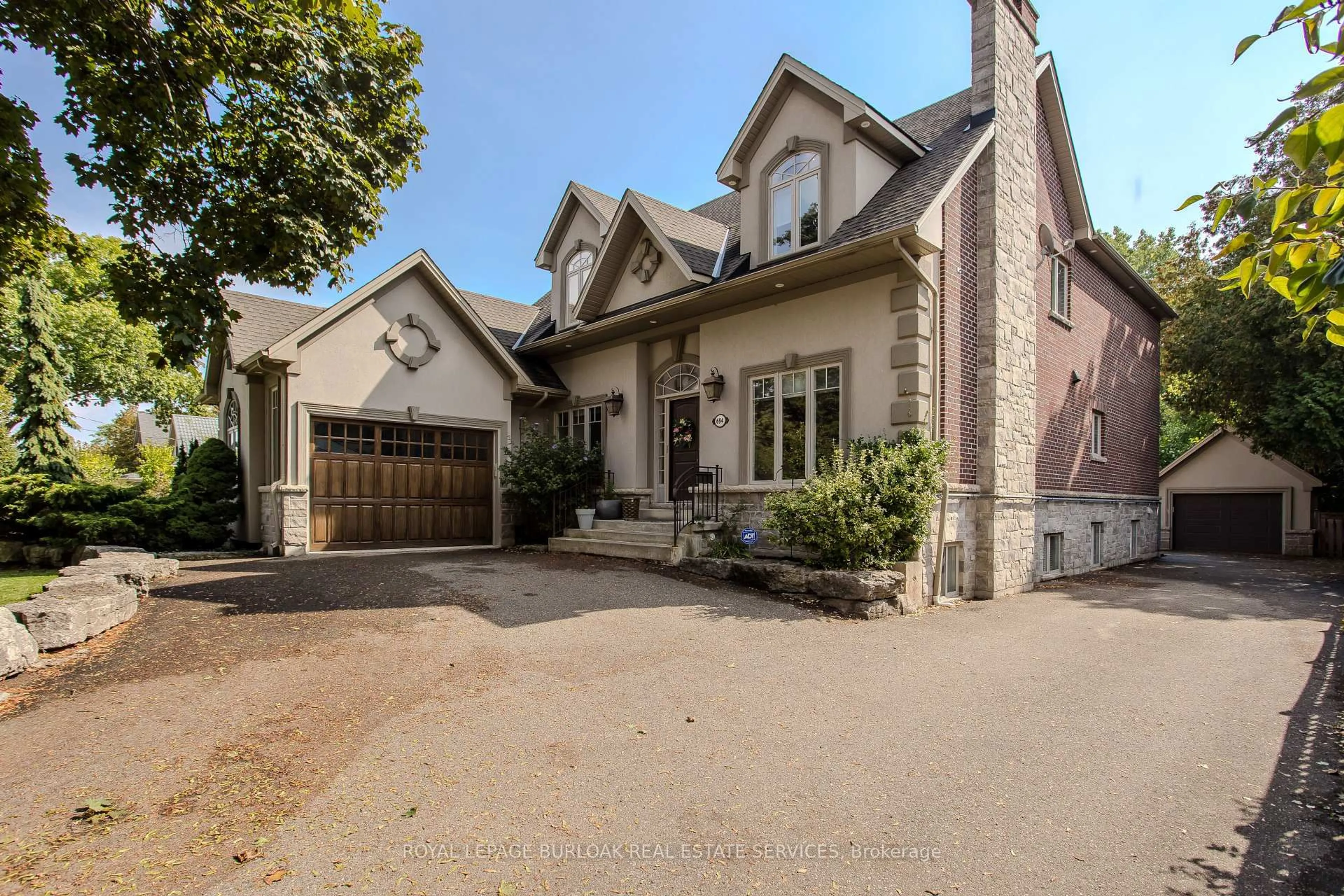 Home with brick exterior material, street for 694 Cedar Ave, Burlington Ontario L7T 2R7