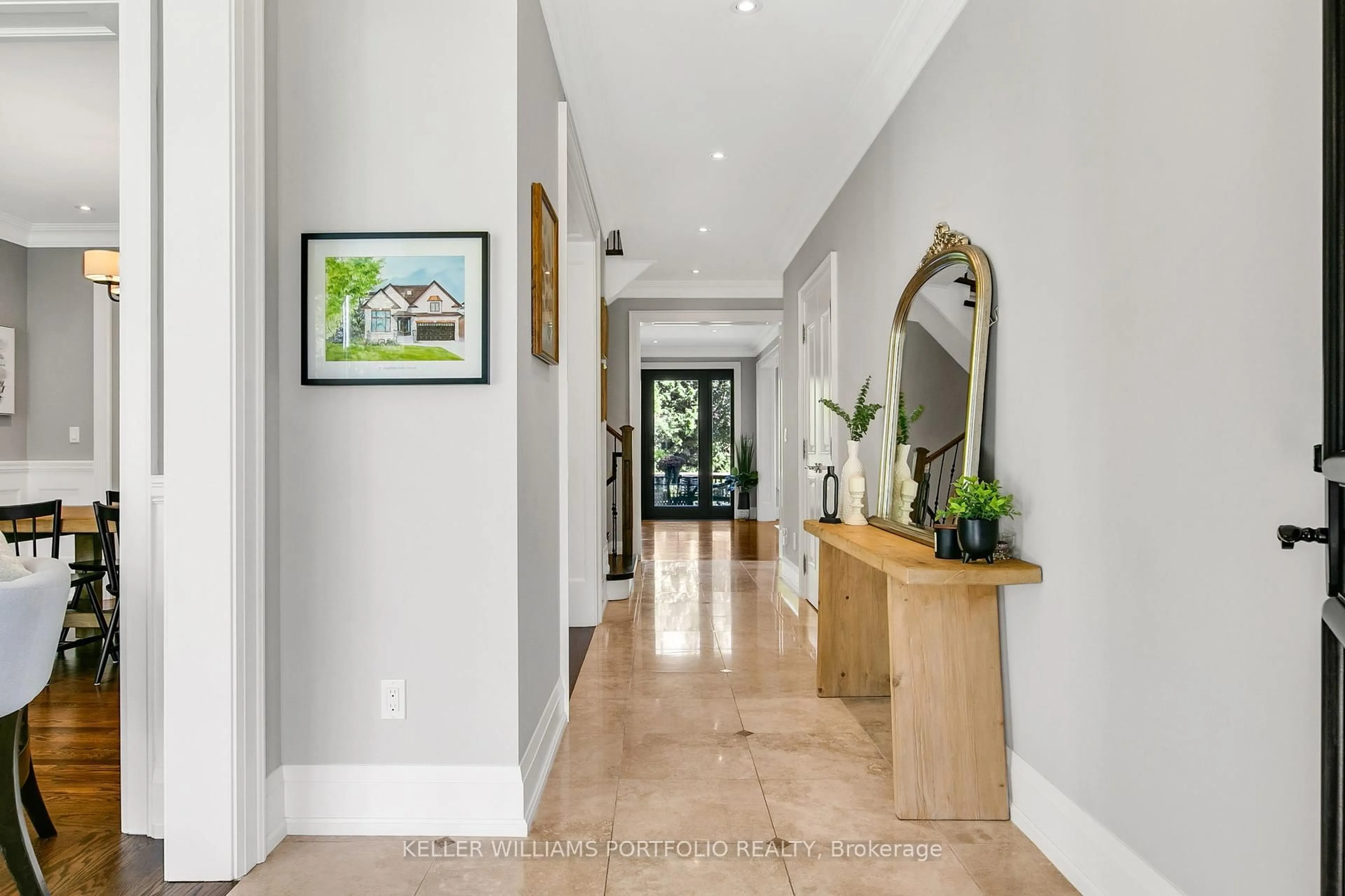 Indoor entryway for 7 Maydolph Rd, Toronto Ontario M9B 1V5