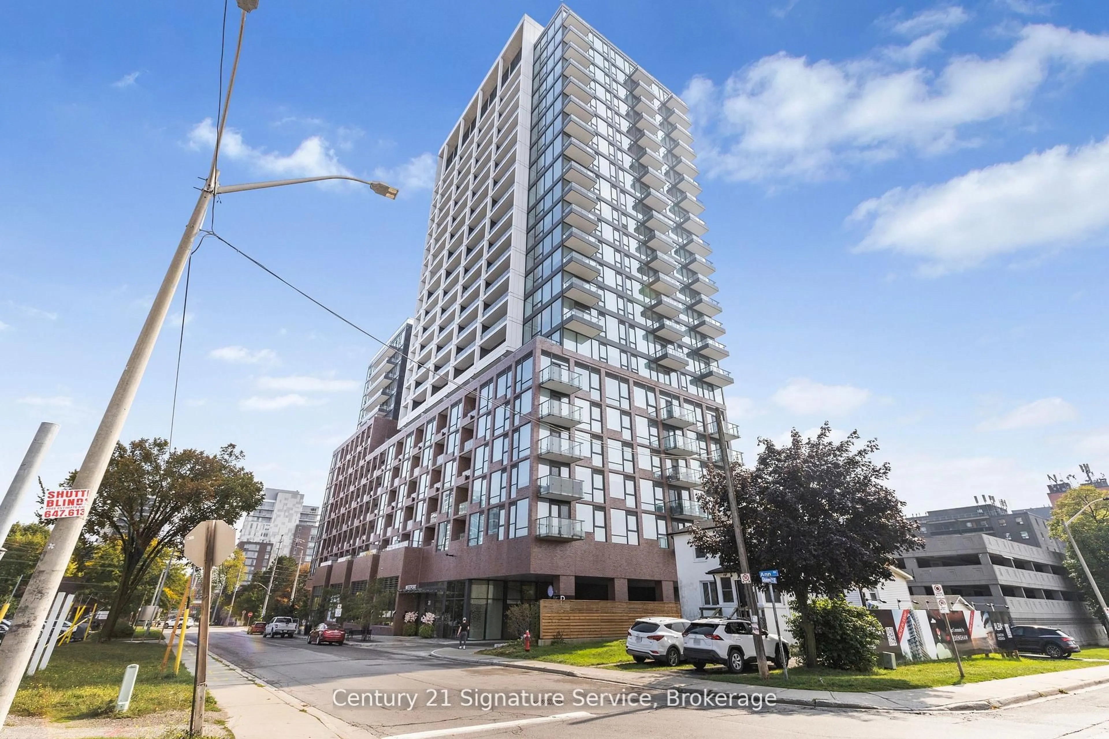 Unknown for 28 Ann St #410, Mississauga Ontario L5G 0E1