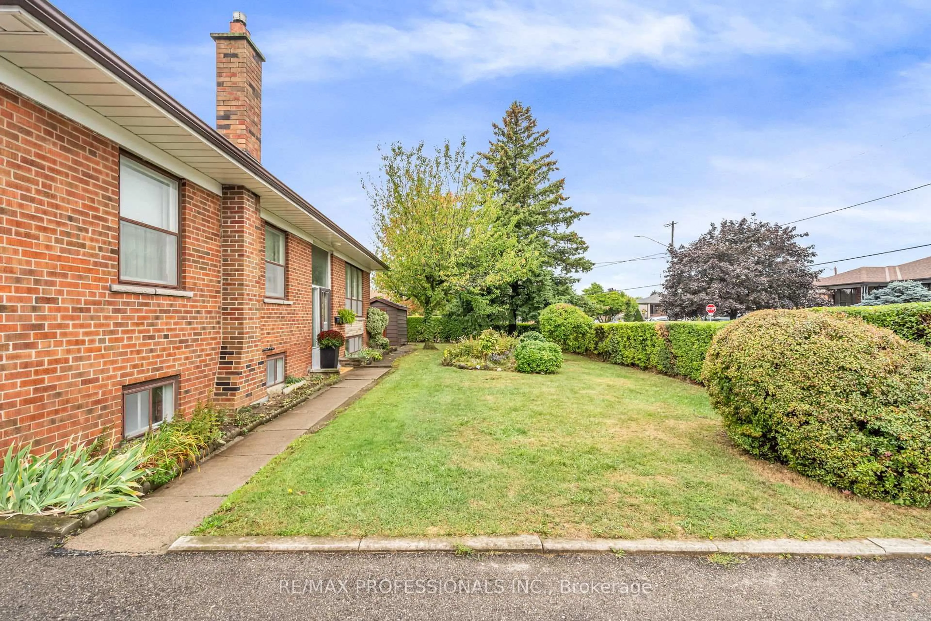 Unknown for 23 Bourdon Ave, Toronto Ontario M6L 2Y7