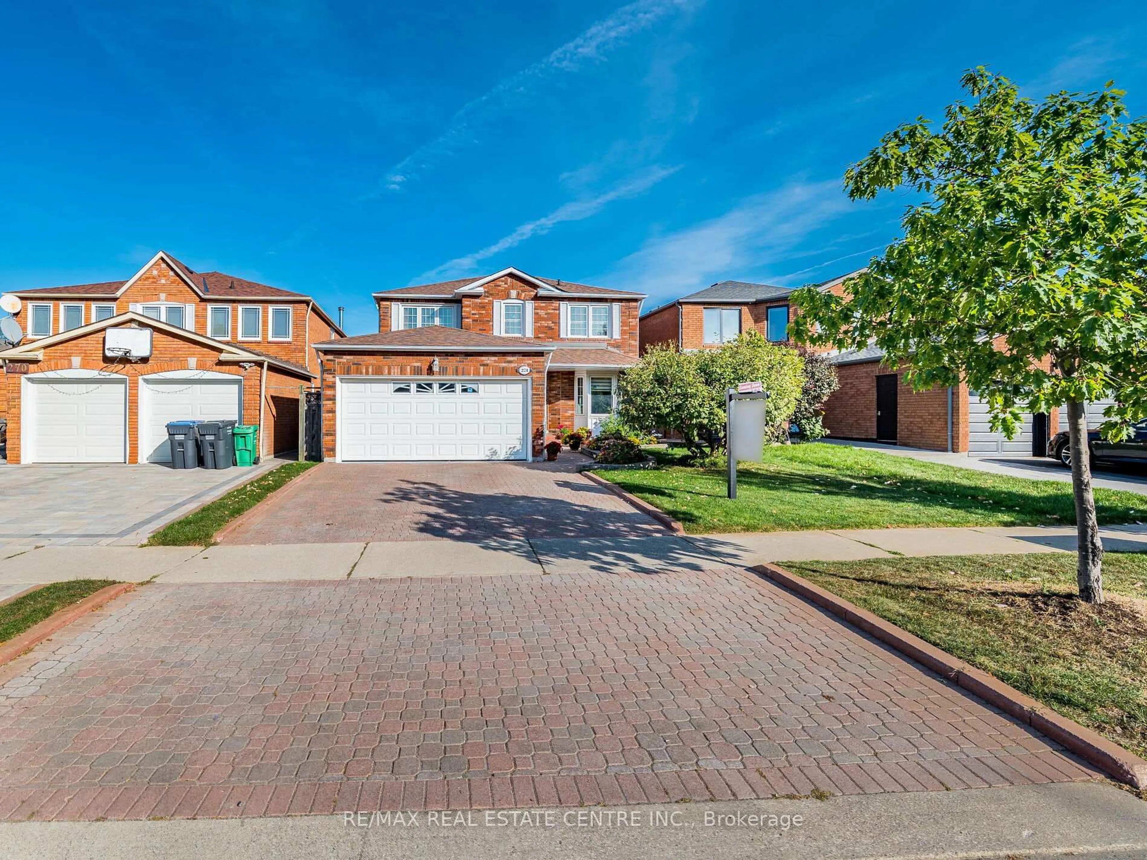 Unknown for 274 Ceremonial Dr, Mississauga Ontario L5R 2N8