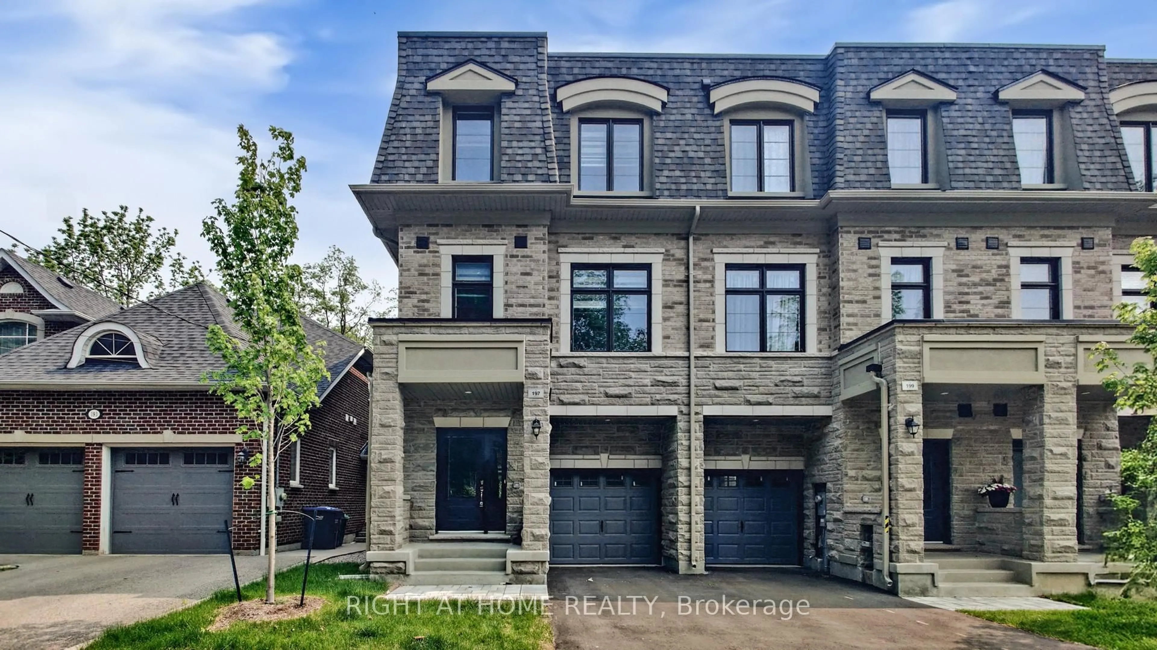 Home with brick exterior material, street for 197 Wyndham St, Mississauga Ontario L5M 2S5
